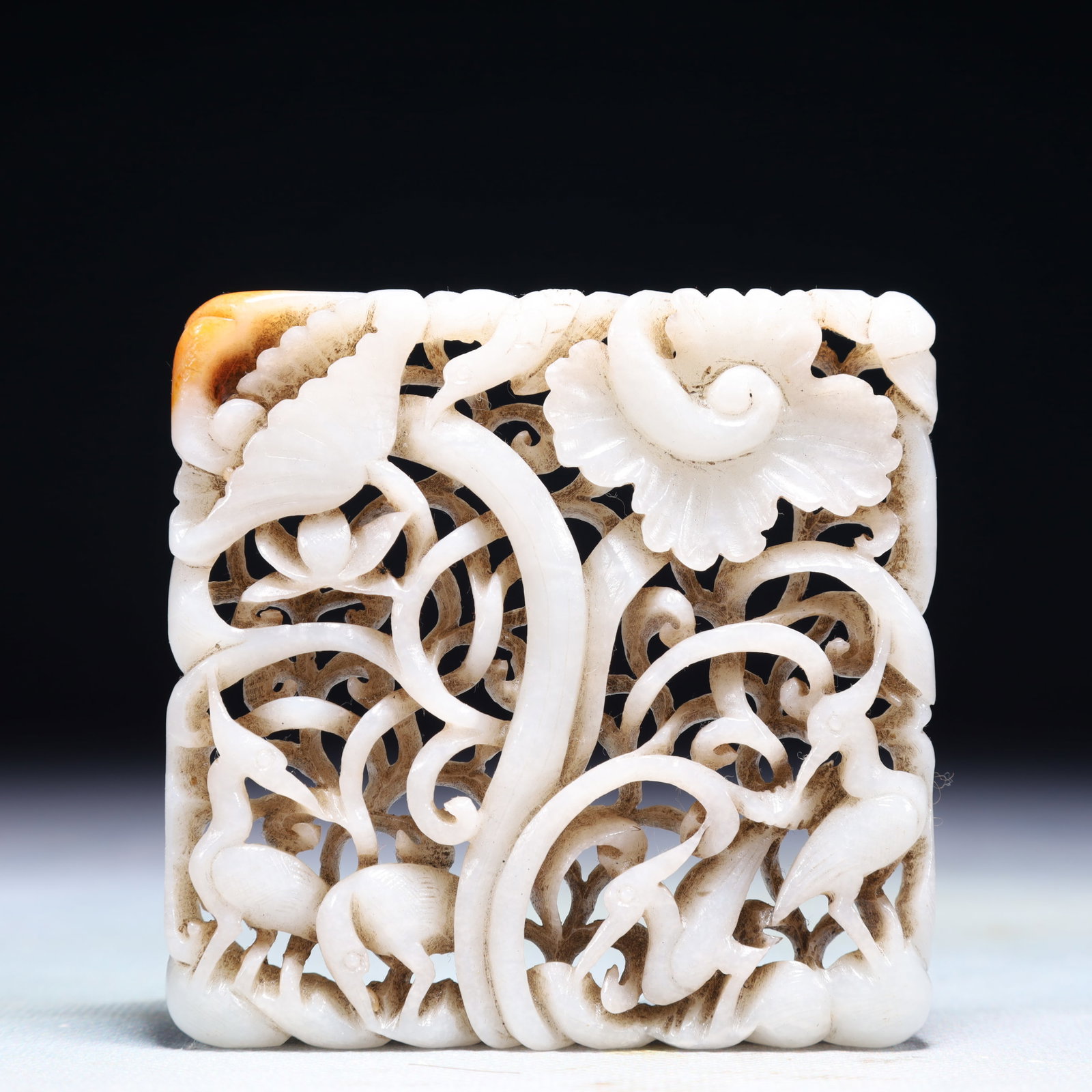 An Exquisite White Jade Flower and Crane Pattern Pendant: An Exquisite White Jade Flower and Crane Pattern Pendant,Qing Dynasty,China,Size:3.1inx3.1in,Weight:88.9g ???????,????