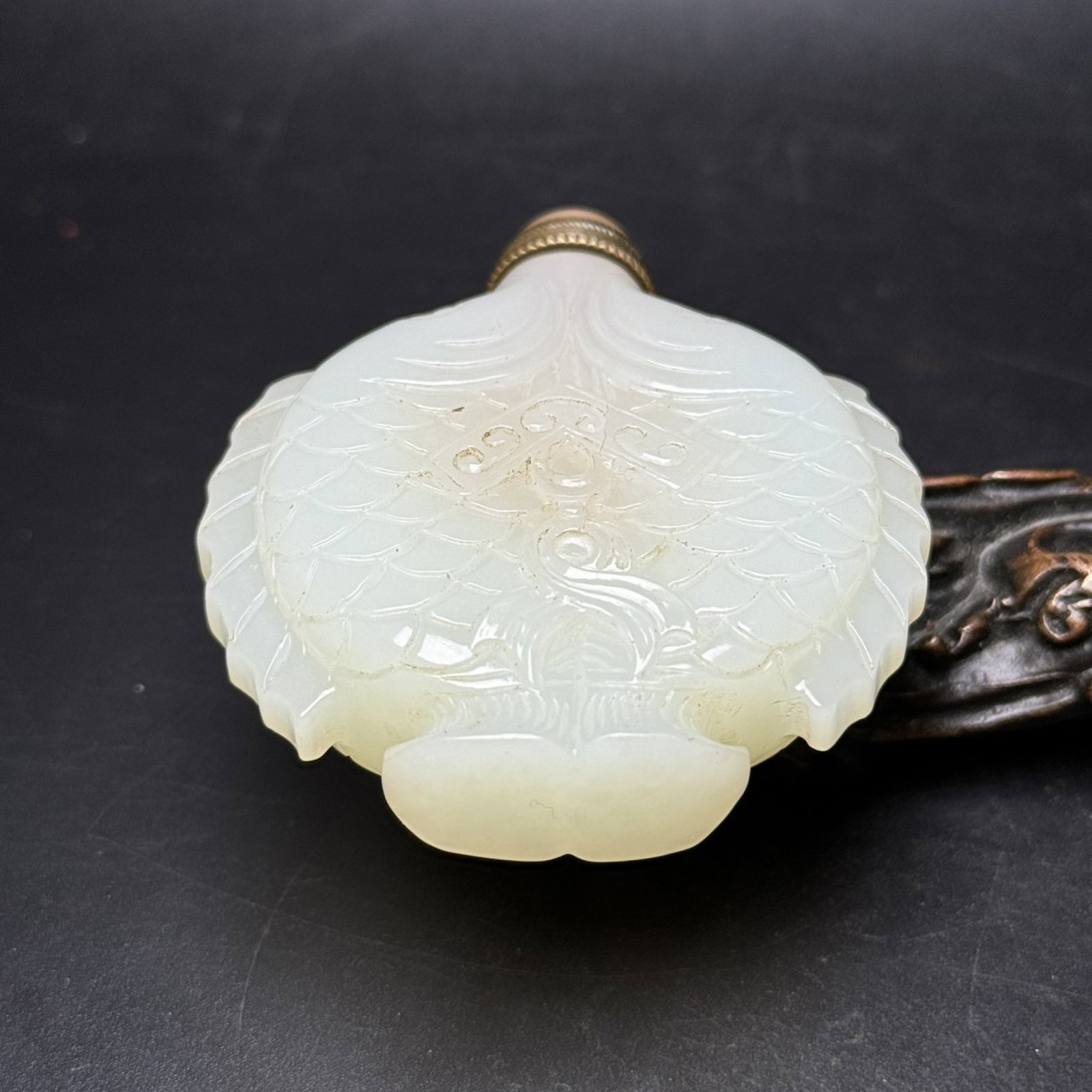An Exquisite White Jade Fish Pattern Snuff Bottle - 6