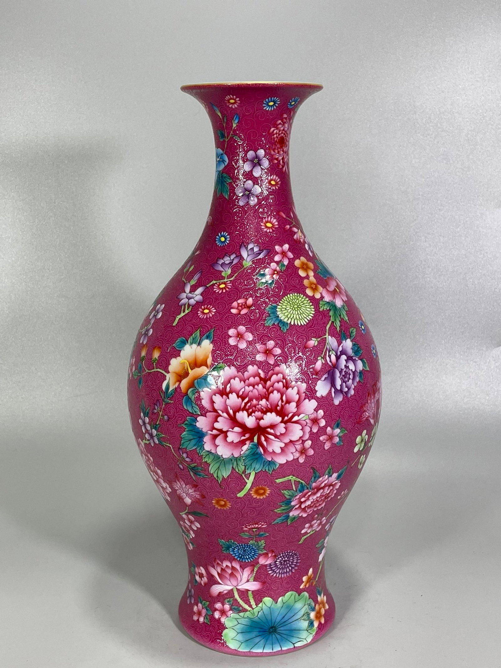 A Huge Ruby Red-Glazed Famille-Rose Flower Pattern Vase (1 of 8)