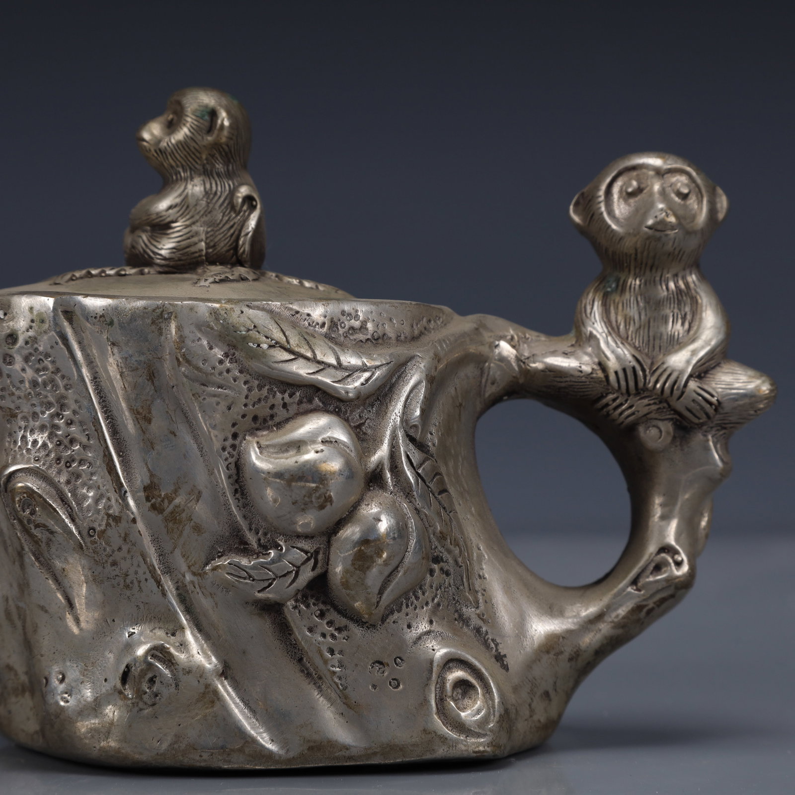 An Exquisite Silver-Plated Bronze Monkey Pattern Ewer - 2