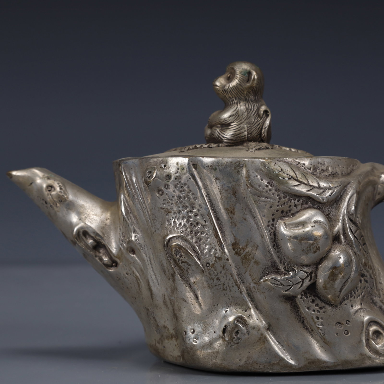 An Exquisite Silver-Plated Bronze Monkey Pattern Ewer - 3