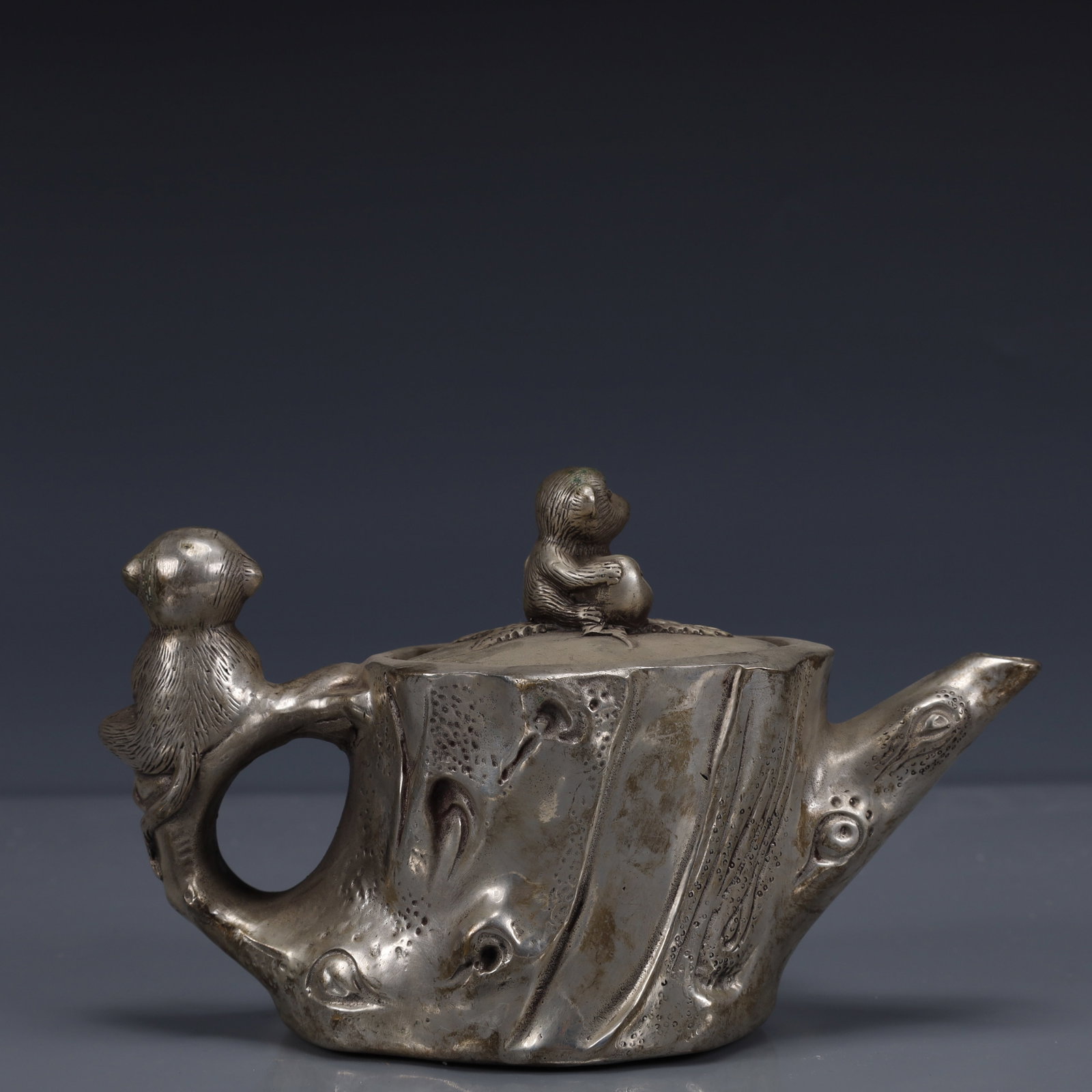 An Exquisite Silver-Plated Bronze Monkey Pattern Ewer - 7