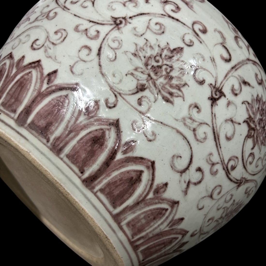 An Exquisite Underglaze-Red Lotus Pattern Jar - 6