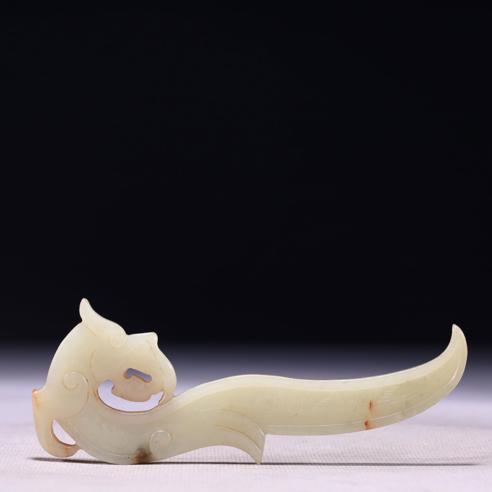 An Exquisite White Jade Dragon Pendant: An Exquisite White Jade Dragon Pendant,Qing Dynasty,China,Size:4.5inx0.2inx1.8in,Weight:42g 白玉龙挂件,中国清代