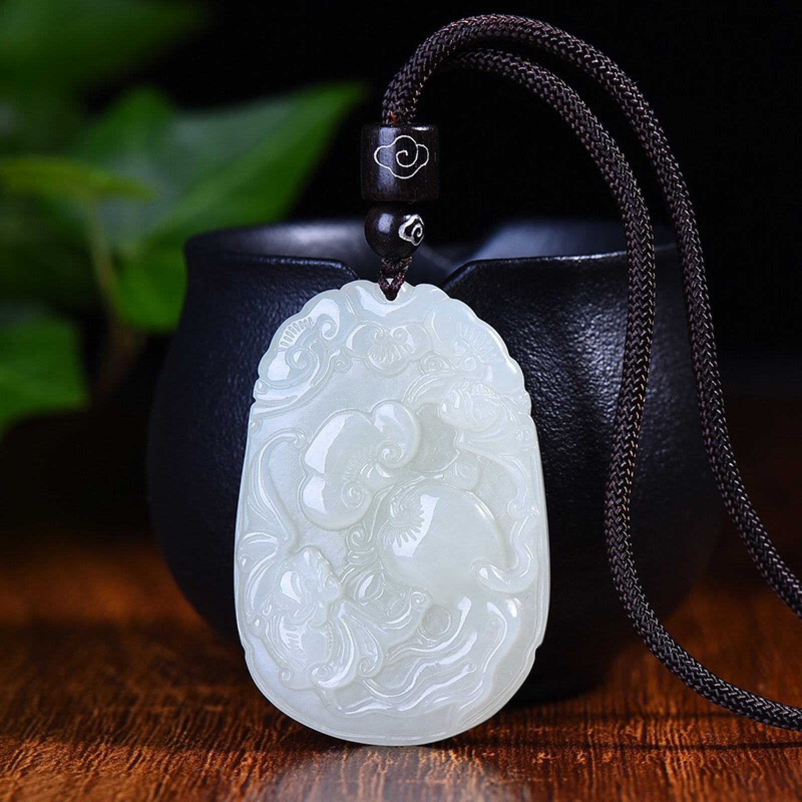 An Exquisite White Jade Auspicious Beast Pattern Pendant: An Exquisite White Jade Auspicious Beast Pattern Pendant,Size:1.3inx1.9in (寓意)吉祥如意,事事顺利,事事如意
