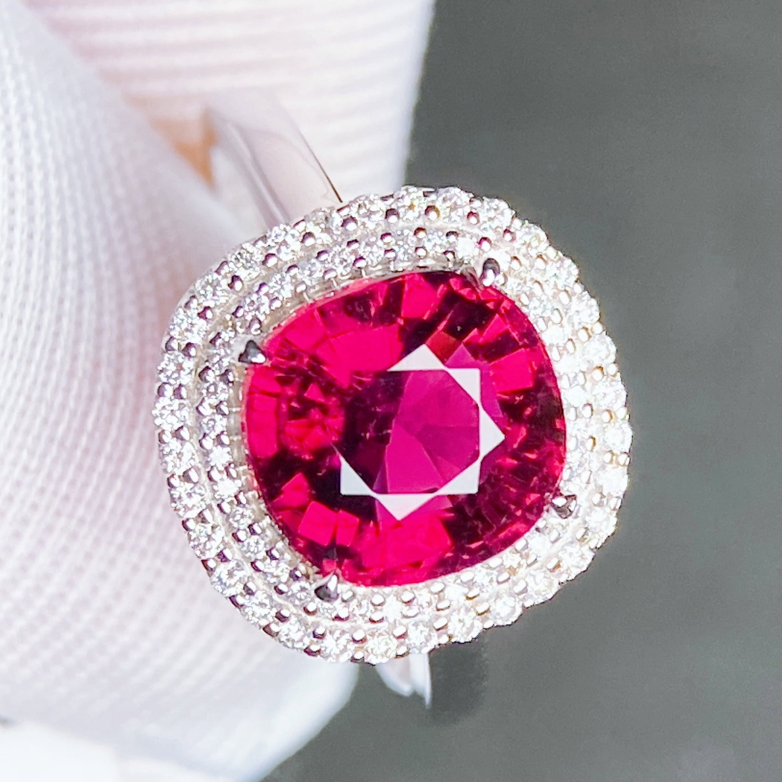 3.19Ctw Natural Tourmaline Ring: 3.19Ctw Natural Tourmaline Ring,Size:0.3inx0.3in 3.19Ctw??????