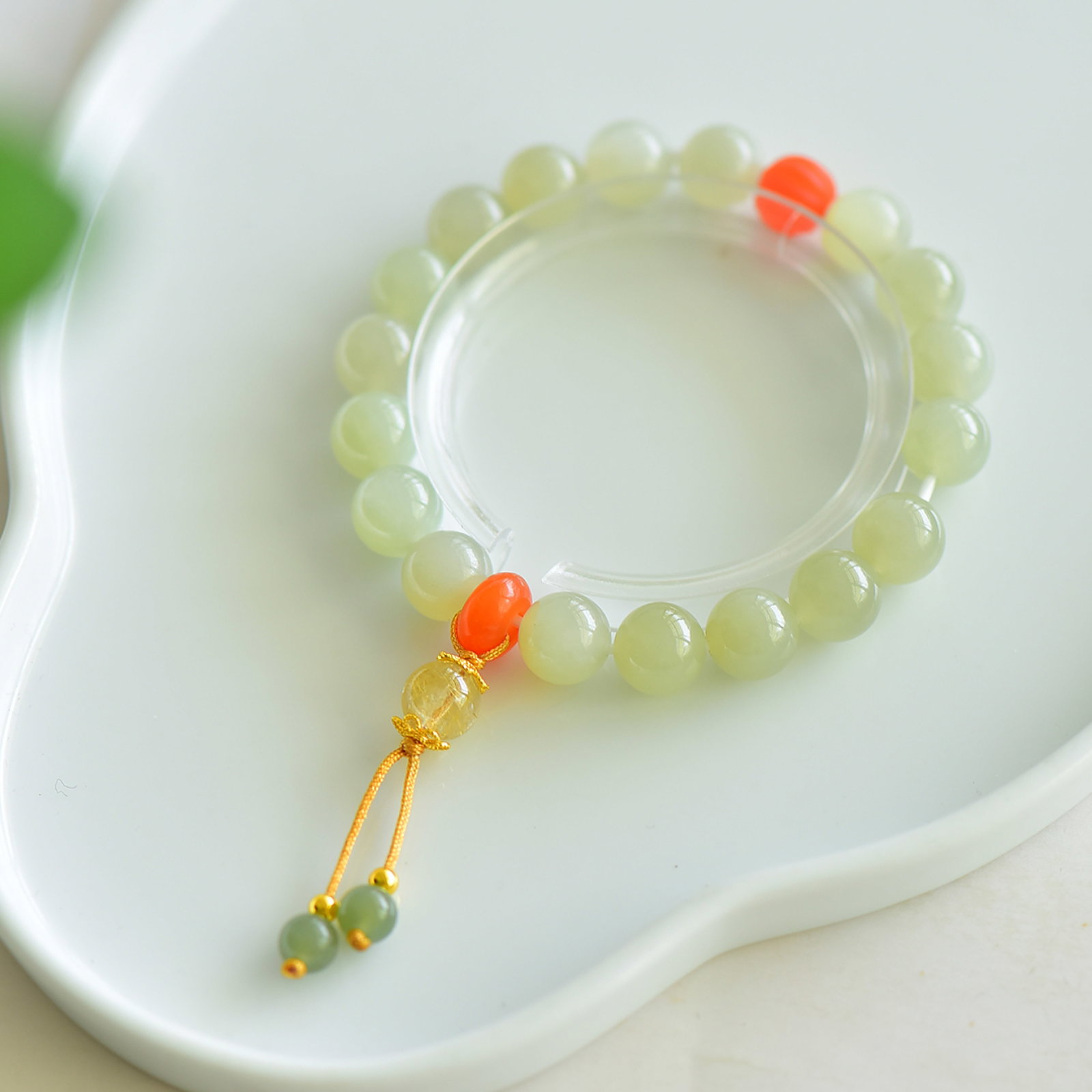 An Exquisite White Jade Bracelets: An Exquisite White Jade Bracelets,Size:0.4inx0.4in 白玉手链