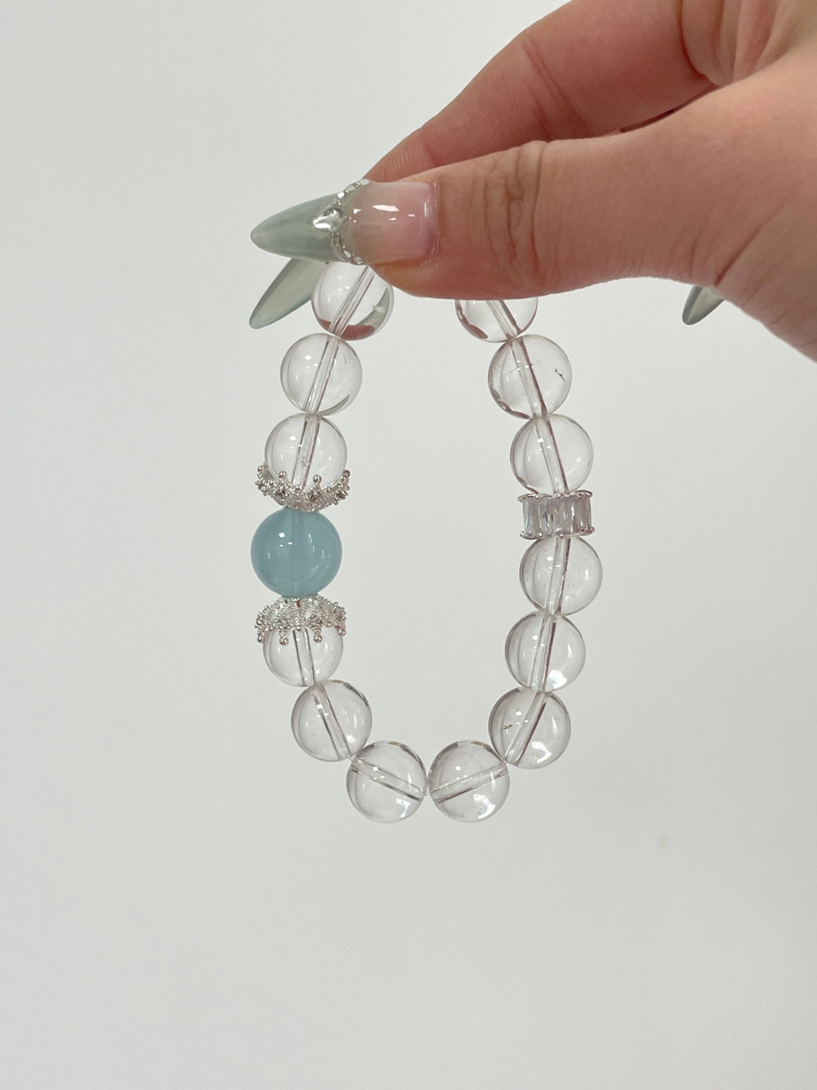 An Exquisite Crystal Bracelet - 10