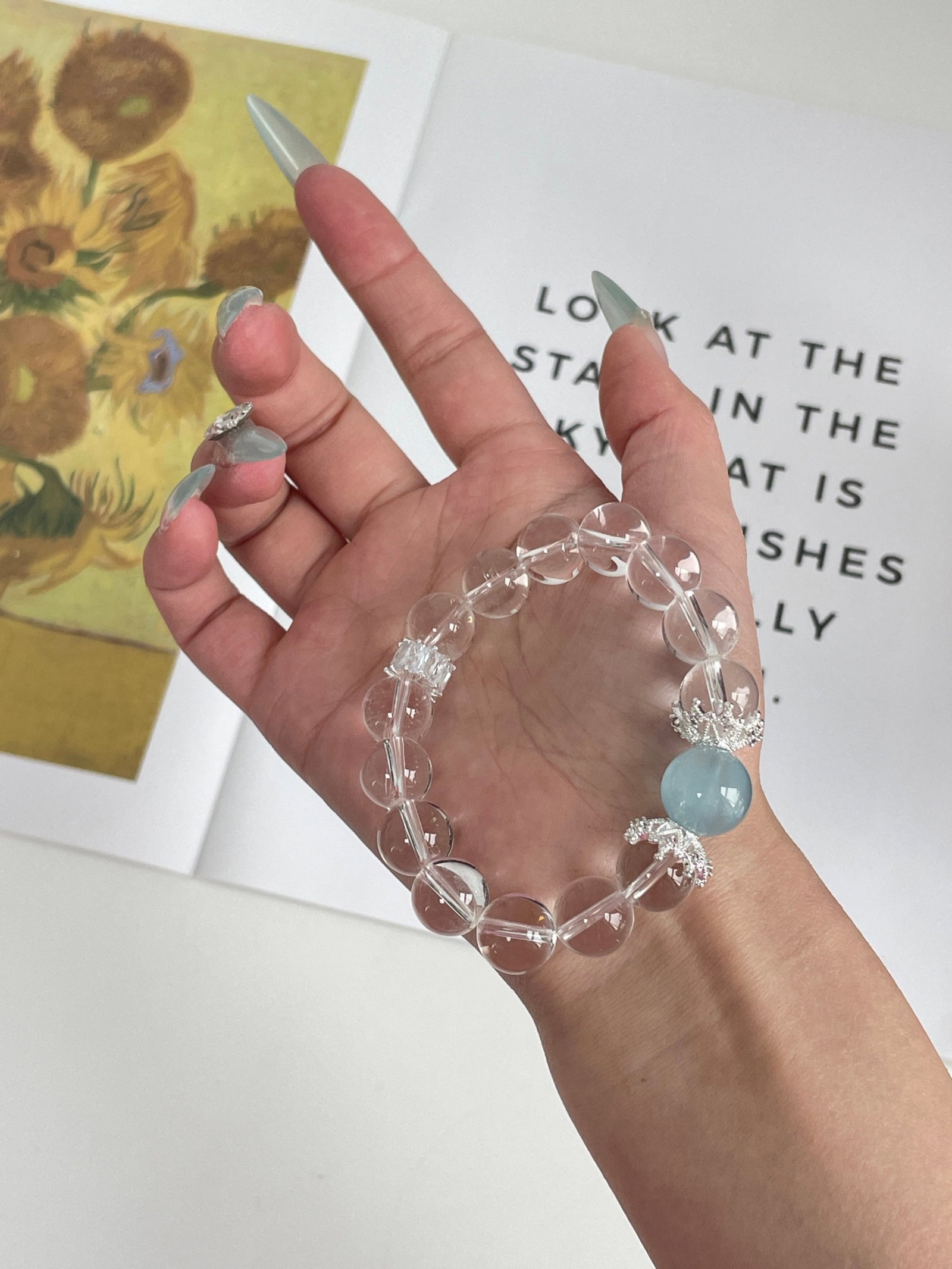 An Exquisite Crystal Bracelet - 12