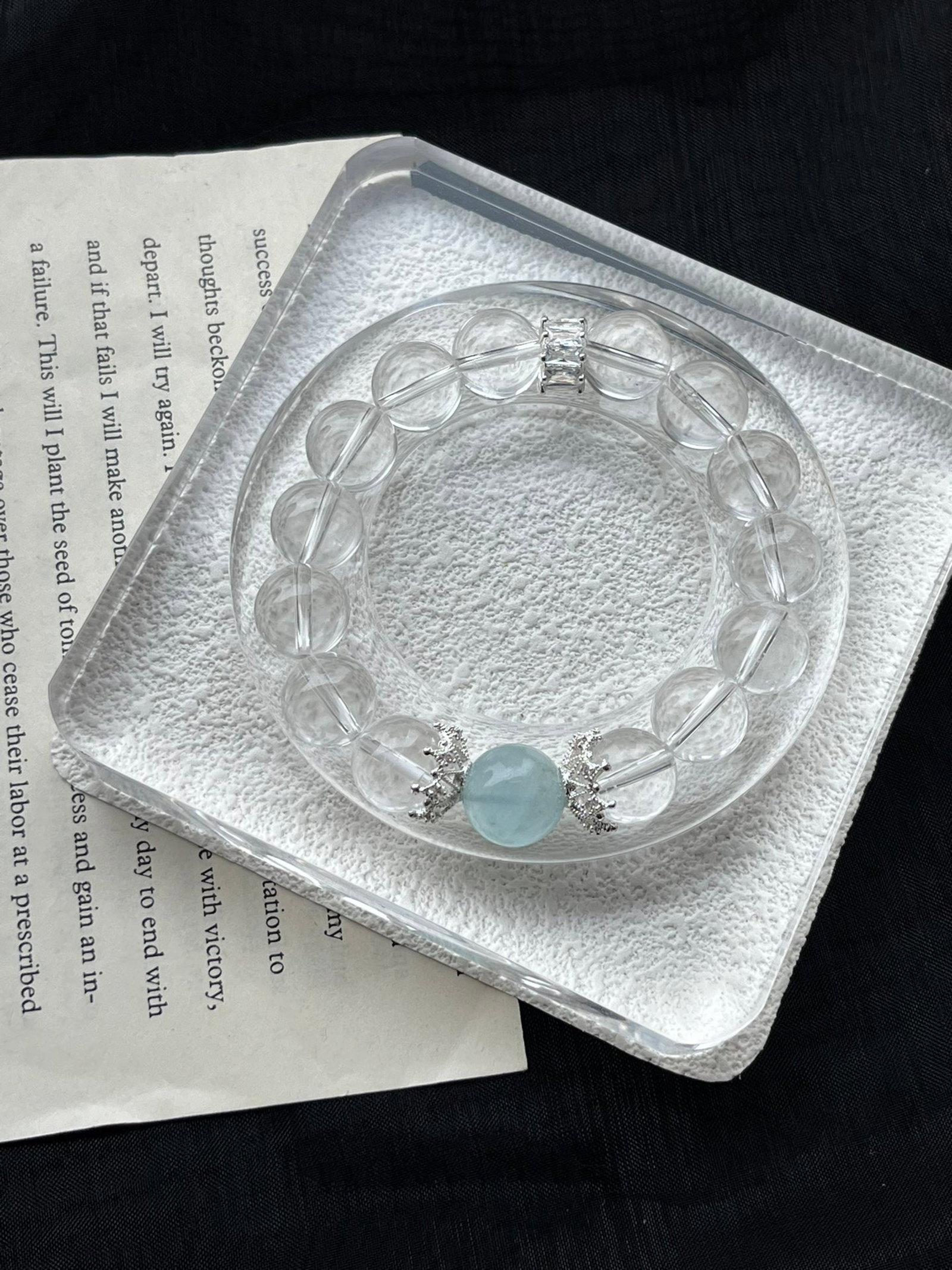 An Exquisite Crystal Bracelet: An Exquisite Crystal Bracelet,Size:0.5in 水晶手串
