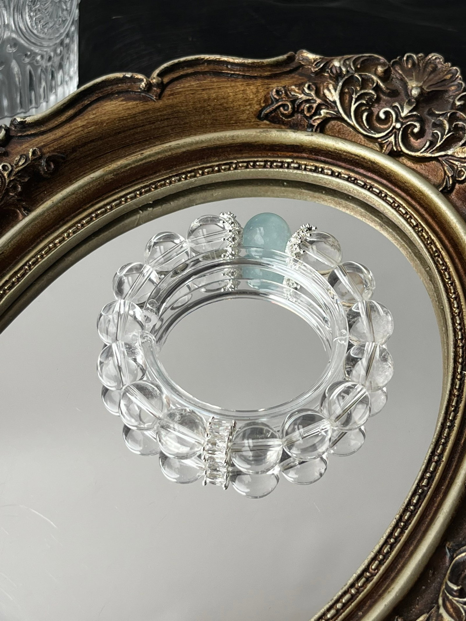 An Exquisite Crystal Bracelet - 4