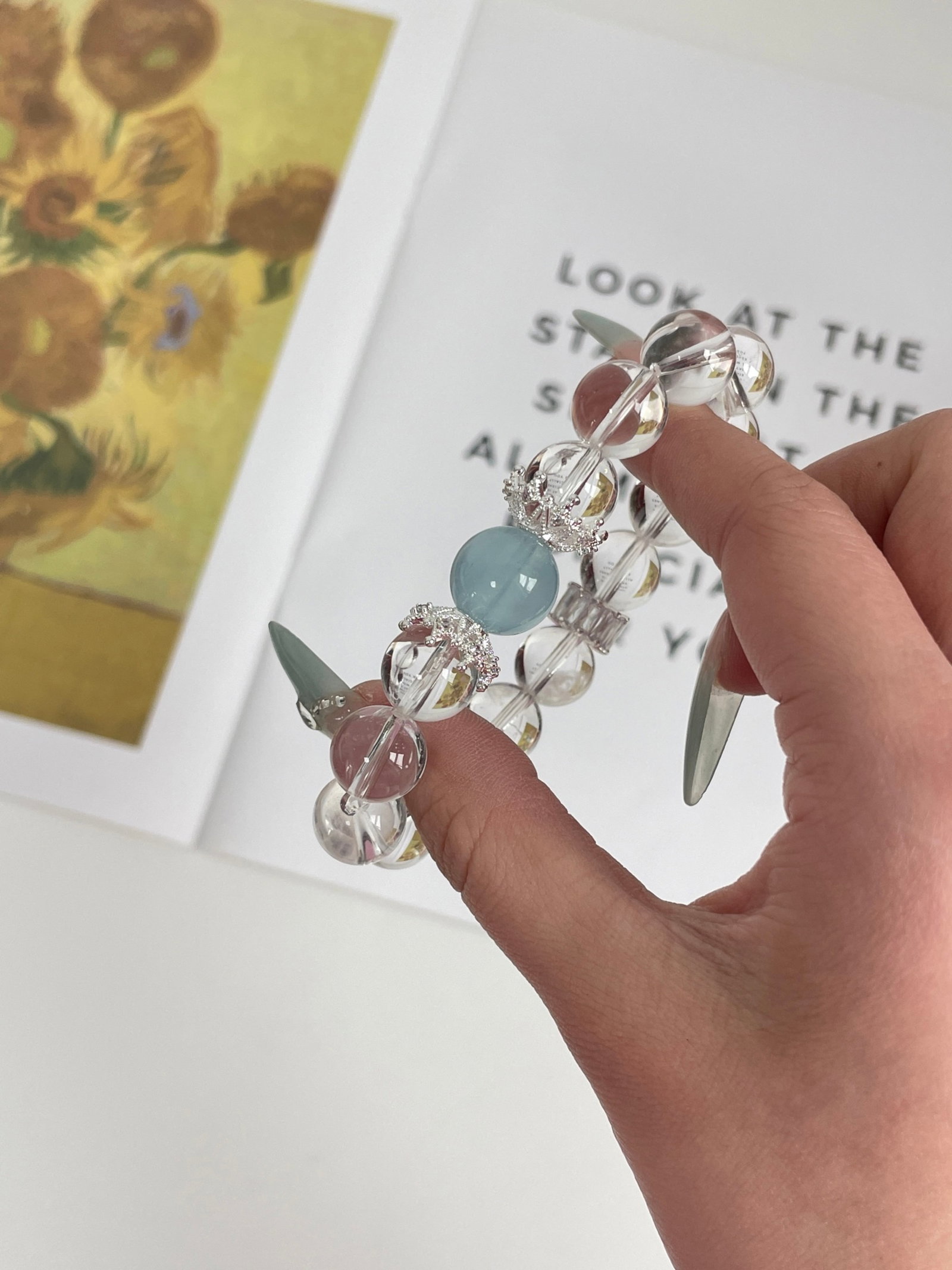 An Exquisite Crystal Bracelet - 7