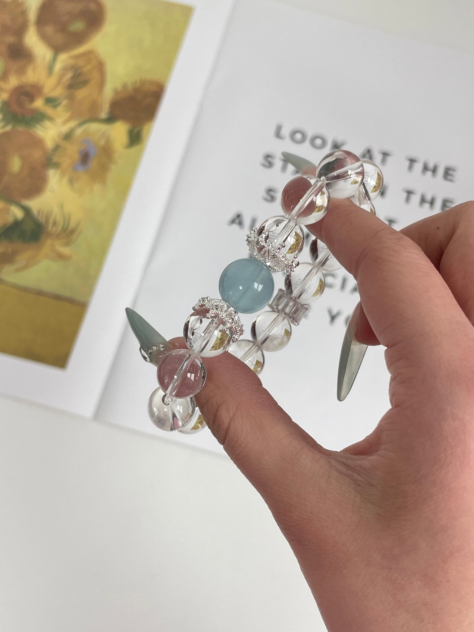 An Exquisite Crystal Bracelet - 8
