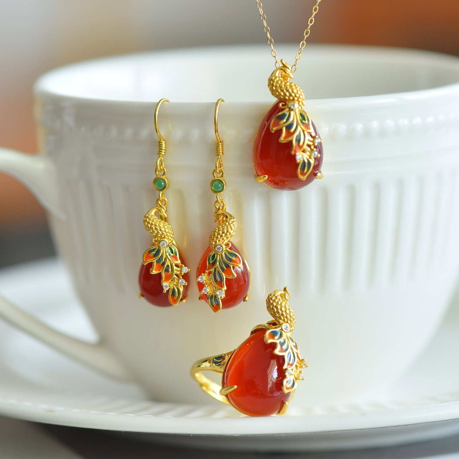 A Set of Fine Sterling Silver-Gold Plated Inlaid Red Agate Jewelry,Inlaid Diamond: A Set of Fine Sterling Silver-Gold Plated Inlaid Red Agate Jewelry,Inlaid Diamond