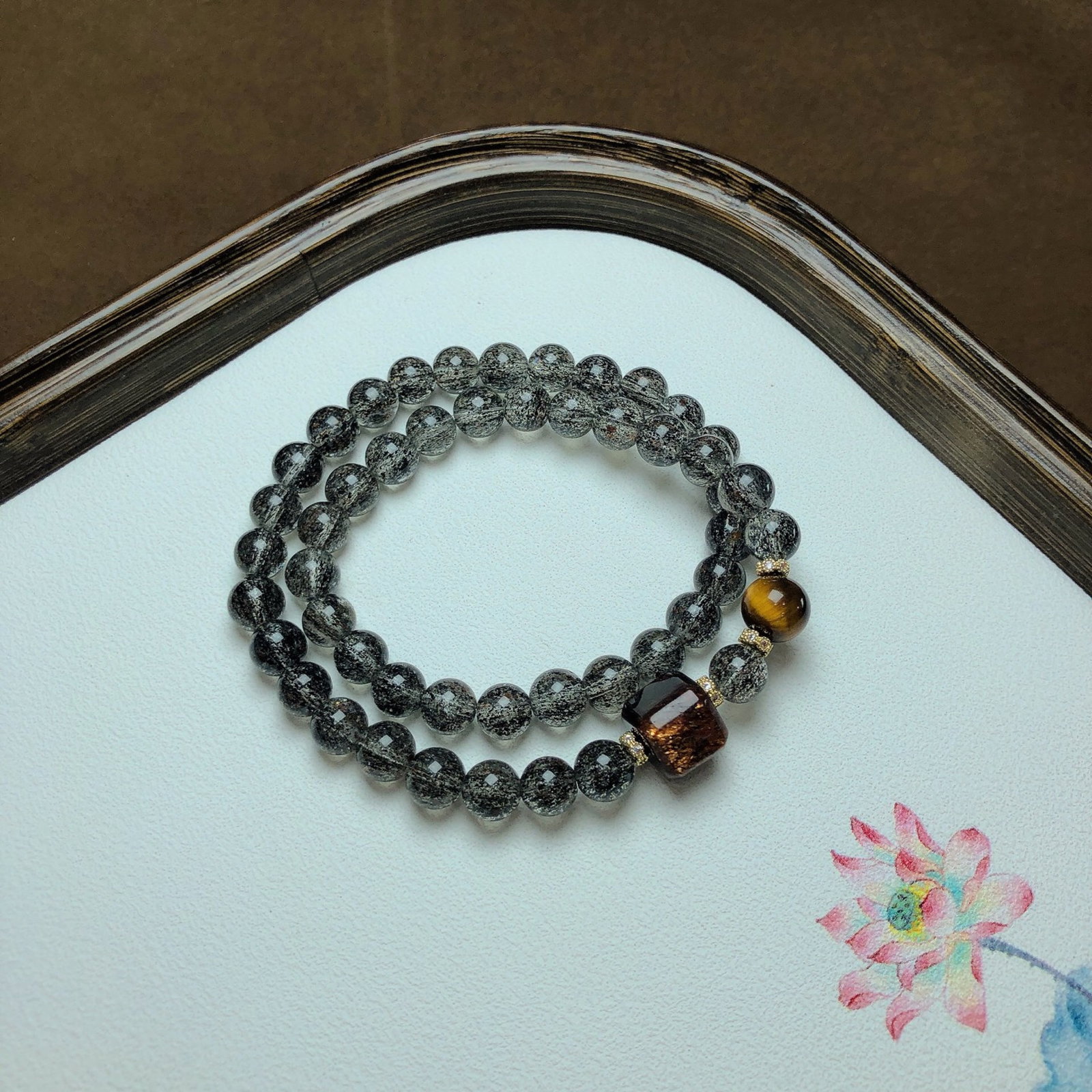 An Exquisite Crystal Bracelet: An Exquisite Crystal Bracelet,Size:0.3in,0.4inx0.4in,Weight:28g 水晶手串