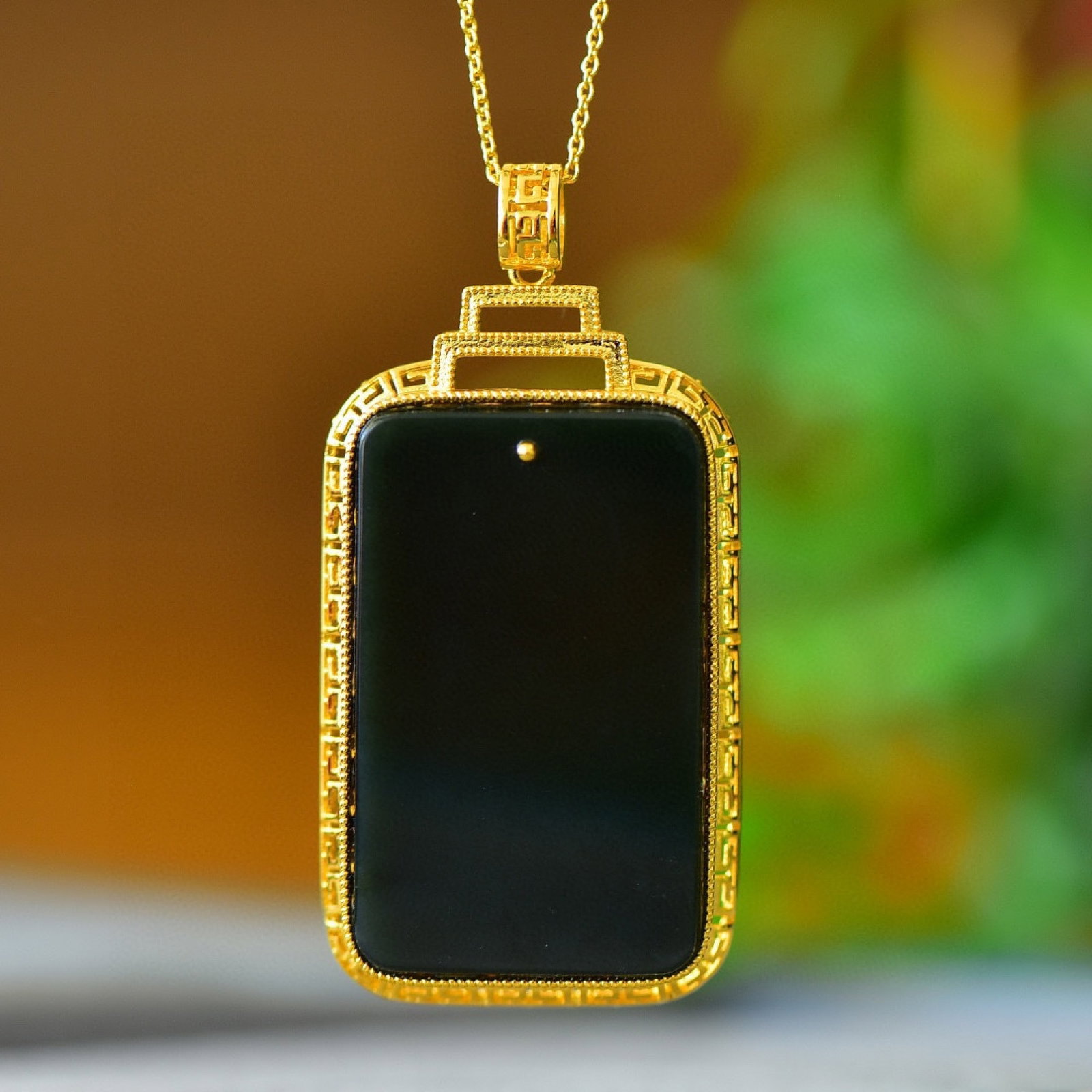 An Exquisite Bronze-Gold Plated Inlaid Green Jade Necklace: An Exquisite Bronze-Gold Plated Inlaid Green Jade Necklace,Size:1inx1.7in 铜镀金镶青玉项链