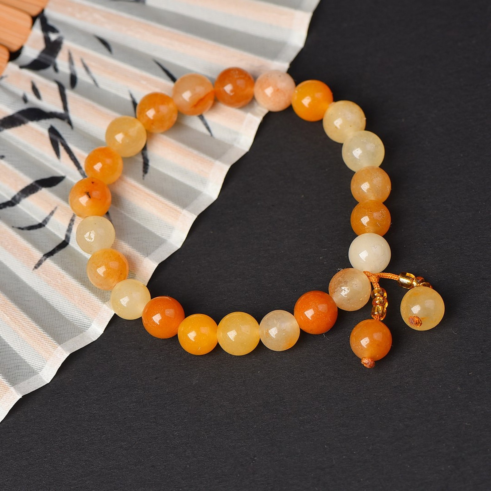 An Exquisite Yellow Jade Bracelets: An Exquisite Yellow Jade Bracelets,Size:0.3in 黄玉手串
