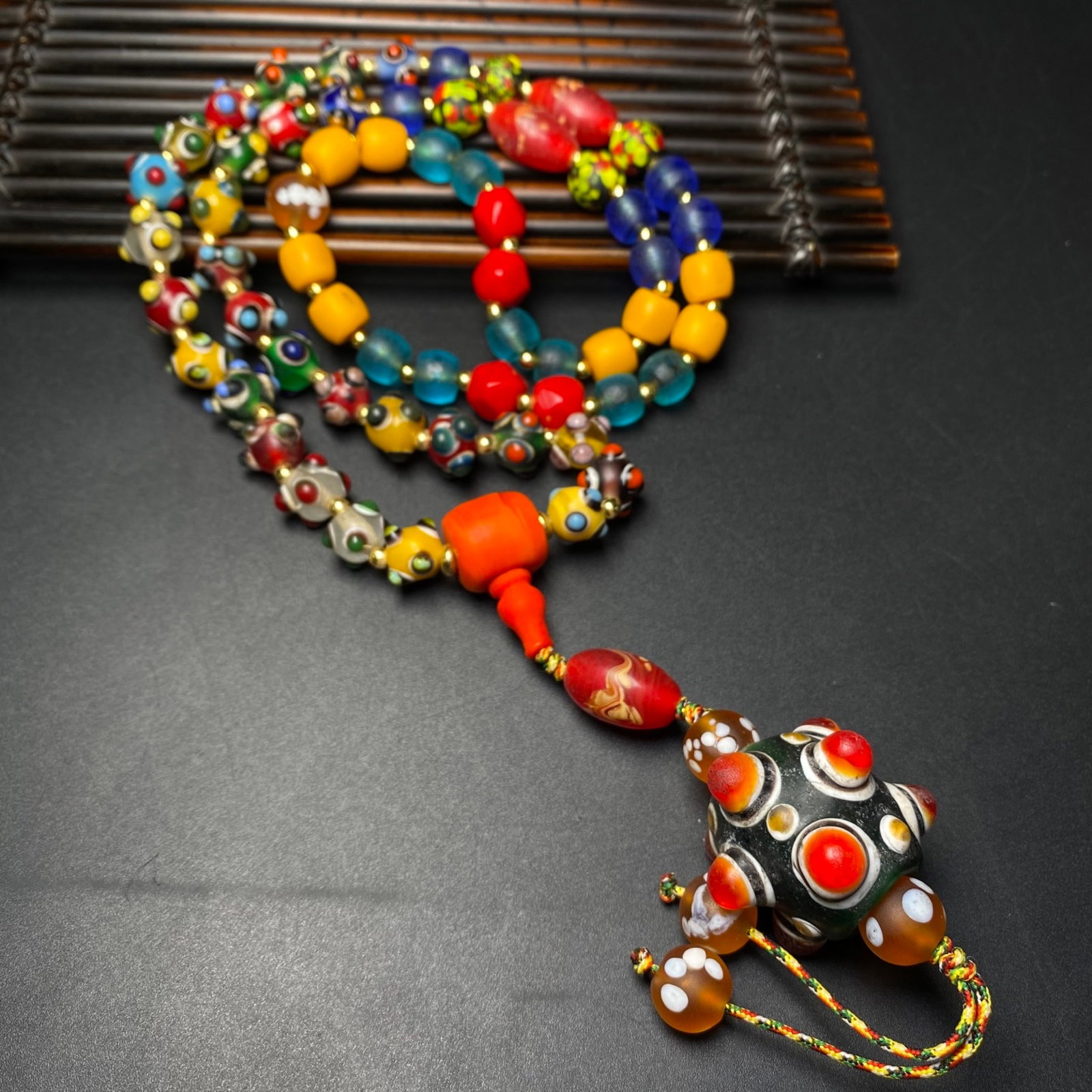 A Precious Glass Necklace: A Precious Glass Necklace,Size:0.4in 琉璃项链