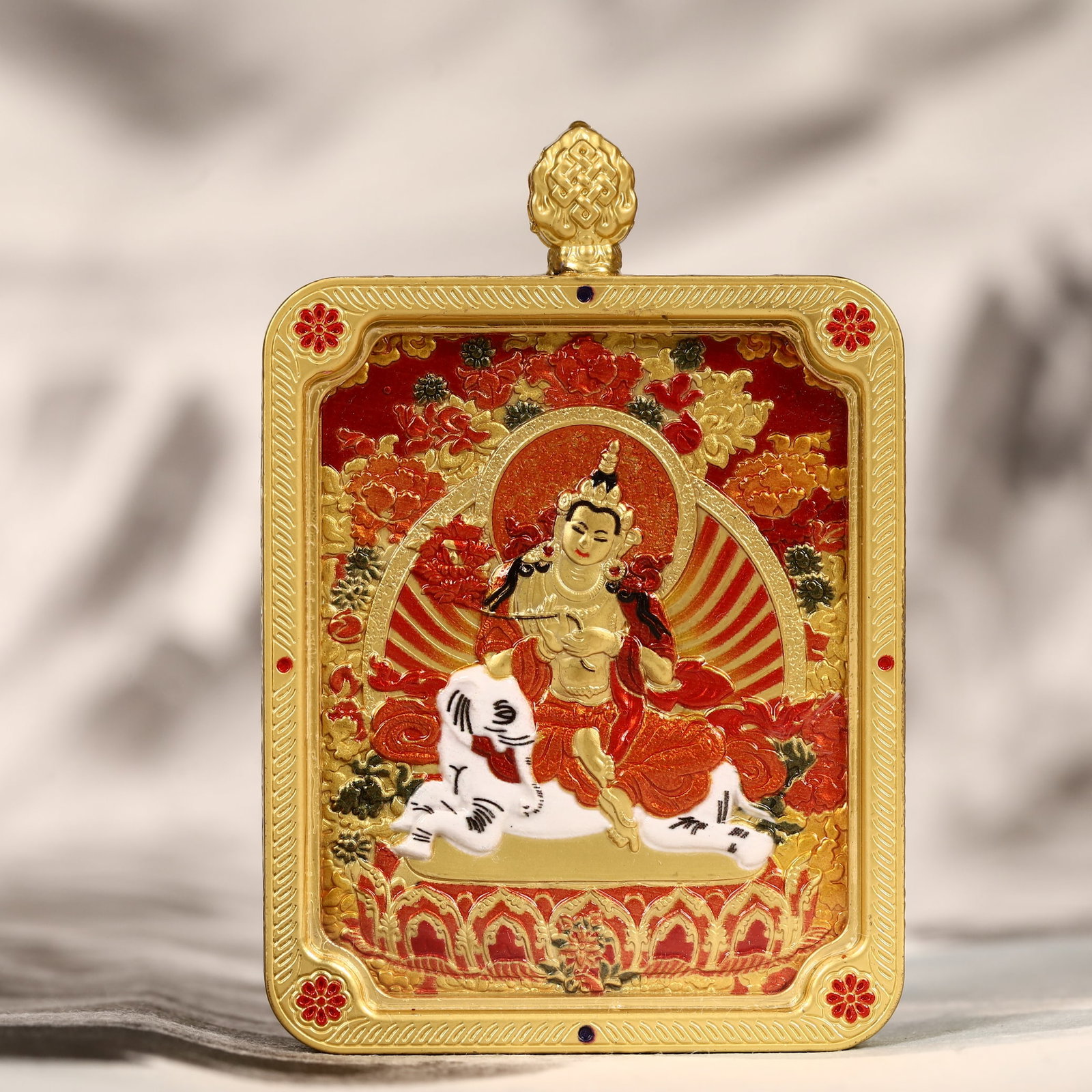 An Exquisite Painted Color Statue of Samantabhadra Tangka: An Exquisite Painted Color Statue of Samantabhadra Tangka,Size:2inx2.8in 彩绘普贤菩萨像唐卡
