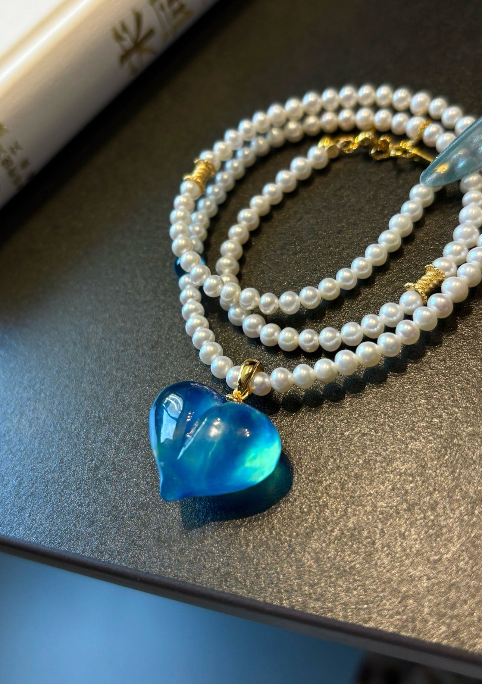 An Exquisite Aquamarine Necklace,Inlaid Pearl: An Exquisite Aquamarine Necklace,Inlaid Pearl,Size:0.8inx0.7in,Weight:13.9g 海蓝宝项链,嵌珍珠