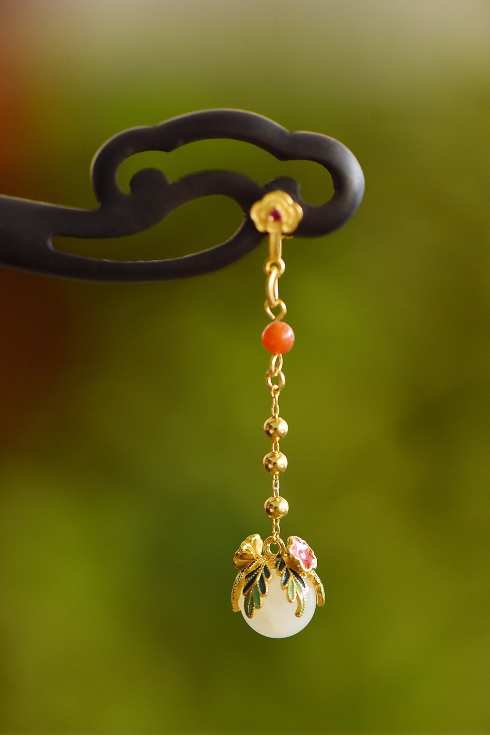 An Exquisite Sterling Silver-Gold Plated Inlaid White Jade Ebony Hairpin: An Exquisite Sterling Silver-Gold Plated Inlaid White Jade Ebony Hairpin, 纯银镀金镶白玉黑檀木发簪