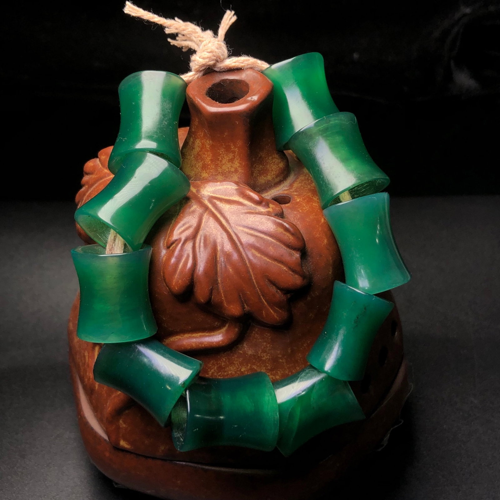 An Exquisite Agate Bracelet: An Exquisite Agate Bracelet,Size:0.7inx0.6inx0.4in*10 玛瑙手串