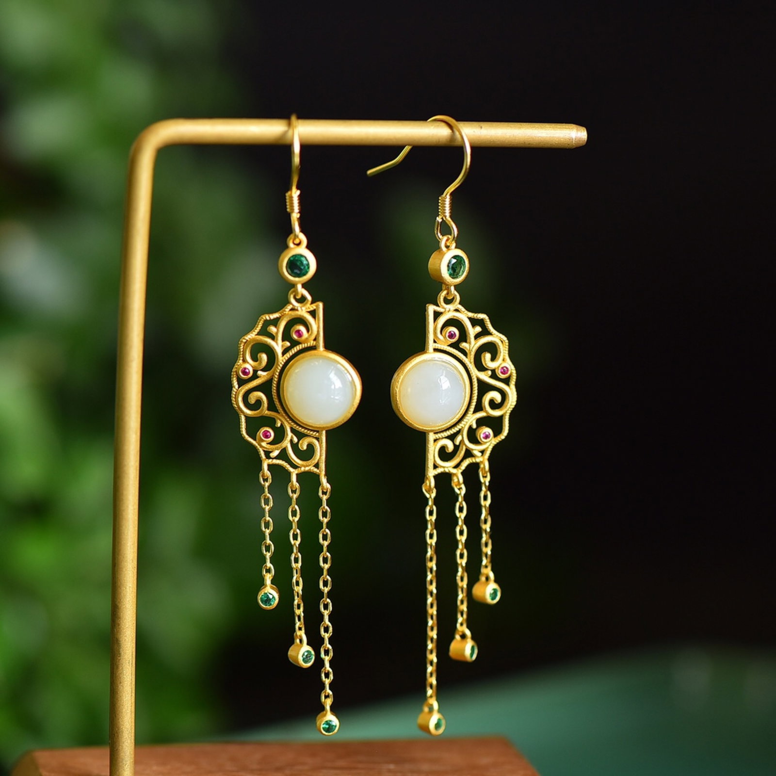A Pair of Exquisite Sterling Silver-Gold Plated Inlaid White Jade Earrings: A Pair of Exquisite Sterling Silver-Gold Plated Inlaid White Jade Earrings 一对纯银镀金镶白玉耳环