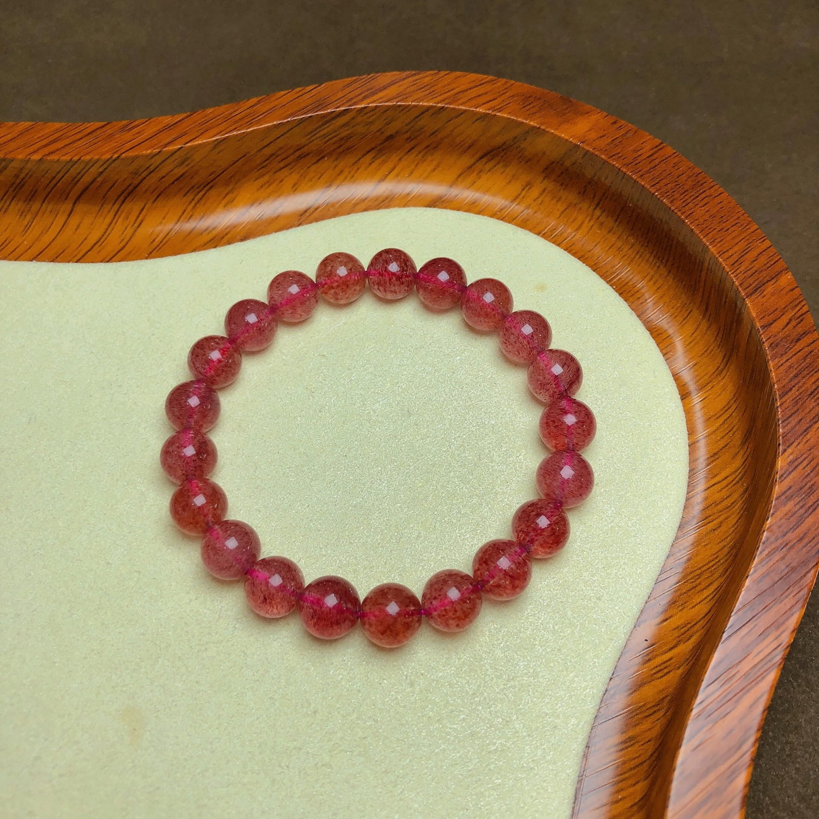 An Exquisite Crystal Bracelet: An Exquisite Crystal Bracelet,Size:0.4in,Weight:21.6g 水晶手串