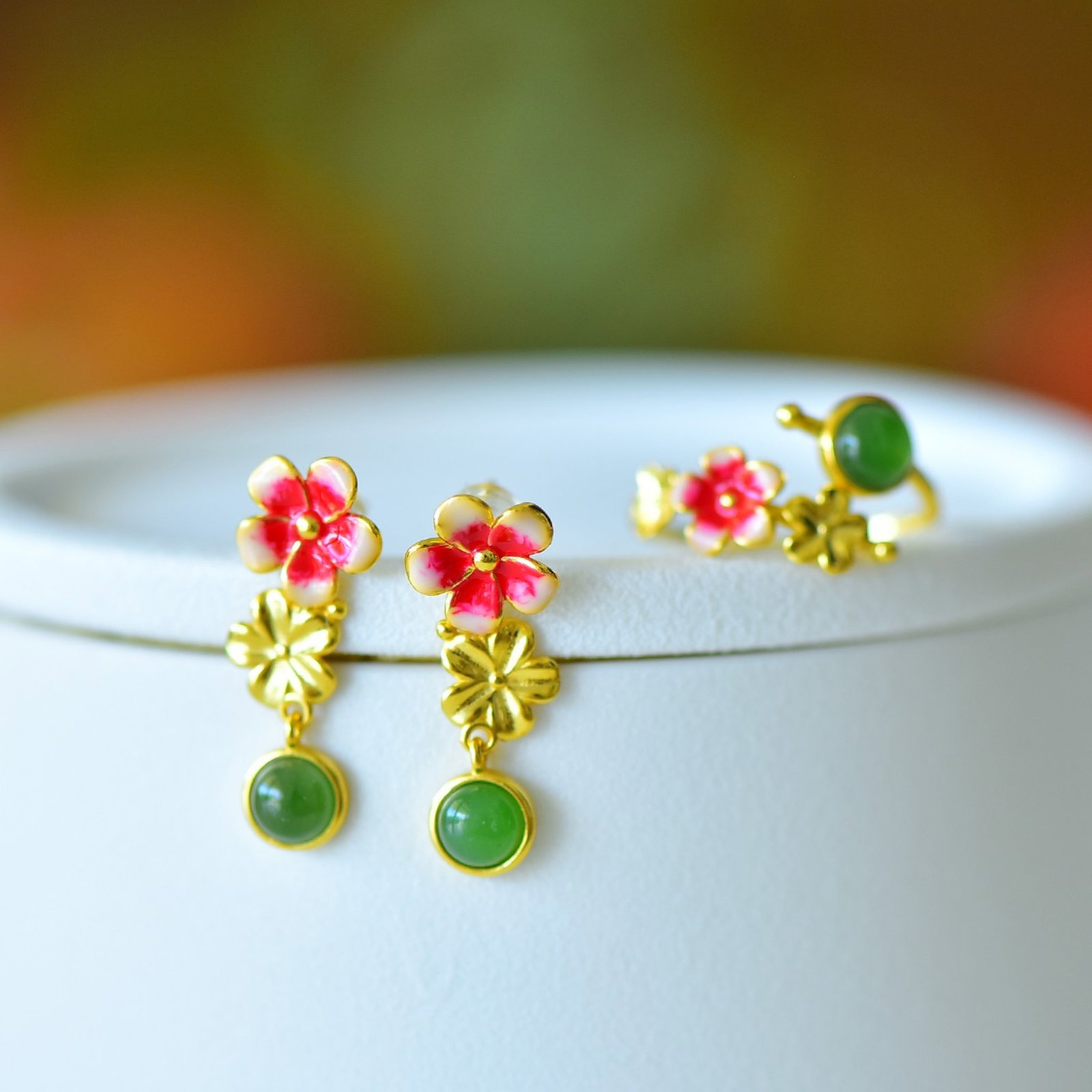 A Set of Fine Sterling Silver-Gold Plated Inlaid Jasper Jewelrys: A Set of Fine Sterling Silver-Gold Plated Inlaid Jasper Jewelrys 一套纯银镀金镶碧玉首饰