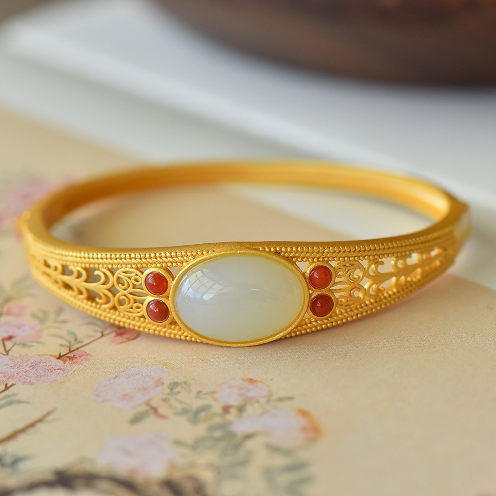 An Exquisite Sterling Silver-Gold Plated Inlaid White Jade Bracelet: An Exquisite Sterling Silver-Gold Plated Inlaid White Jade Bracelet,Size:0.5inx0.7in 纯银镀金镶白玉手镯