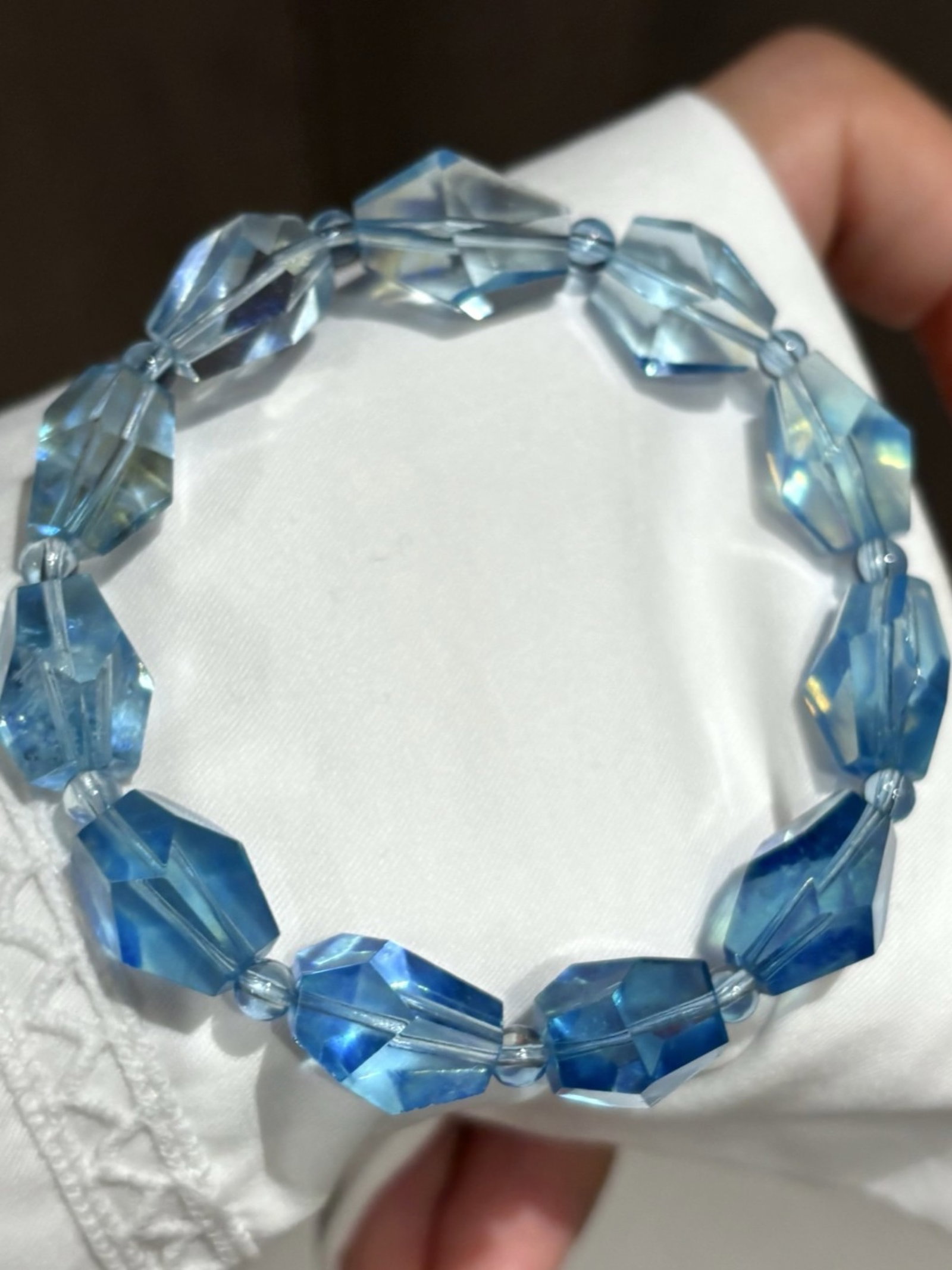 An Exquisite Aquamarine Bracelet: An Exquisite Aquamarine Bracelet,Size:0.4inx0.6in,Weight:21g 海蓝宝手串