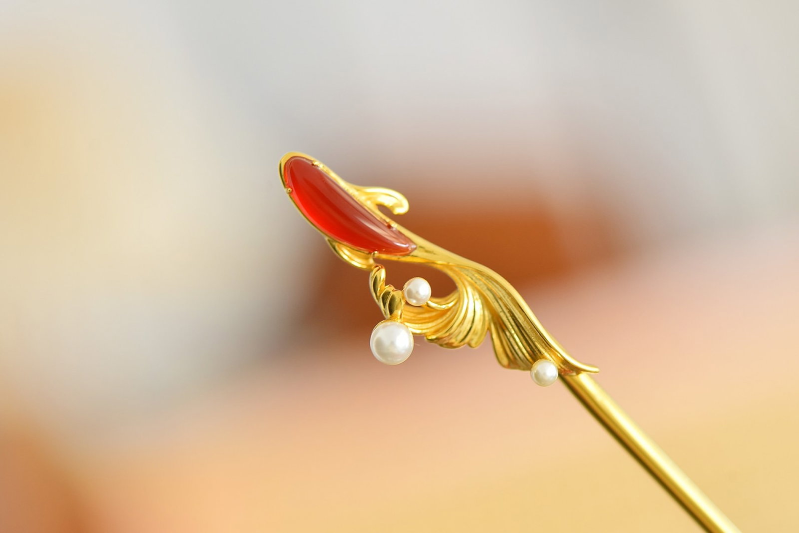 An Exquisite Sterling Silver-Gold Plated Inlaid Red Agate Hairpin,Inlaid Pearl: An Exquisite Sterling Silver-Gold Plated Inlaid Red Agate Hairpin,Inlaid Pearl,Size:0.2inx0.7in