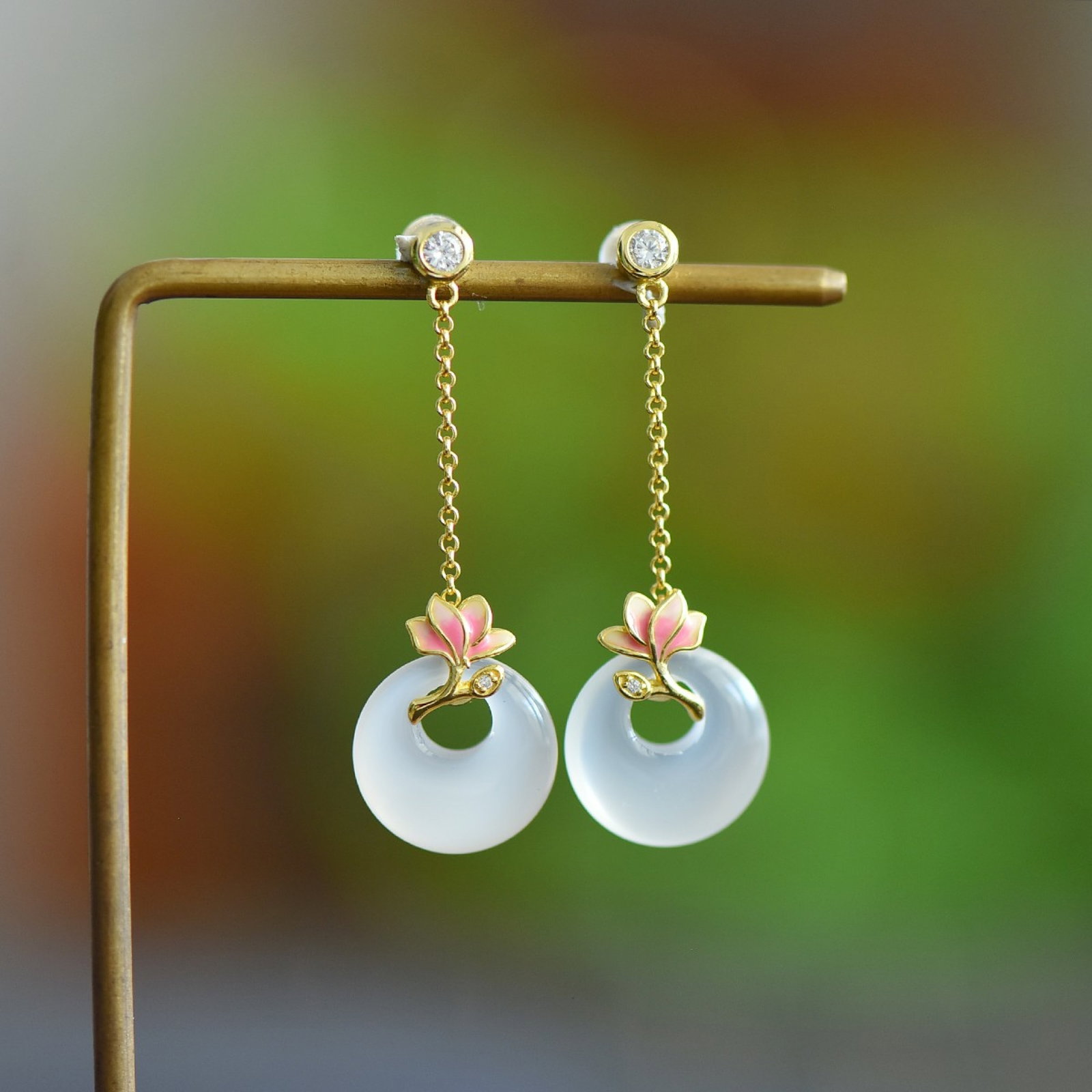 A Pair of Exquisite Sterling Silver-Gold Plated Inlaid Agate Earrings,Inlaid Diamond: A Pair of Exquisite Sterling Silver-Gold Plated Inlaid Agate Earrings,Inlaid Diamond,Size:0.6inx0.6in