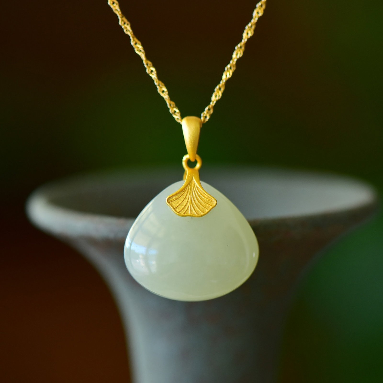 An Exquisite Sterling Silver-Gold Plated Inlaid Greenish Jade Necklace: An Exquisite Sterling Silver-Gold Plated Inlaid Greenish Jade Necklace,Size:0.7inx0.8in 纯银镀金镶青玉项链