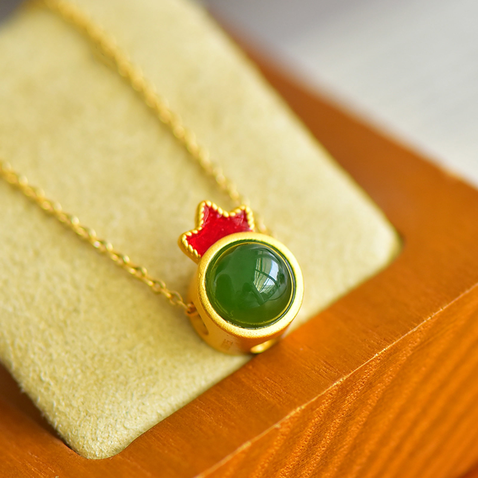An Exquisite Sterling Silver-Gold Plated Inlaid Jasper Enamel Pendant: An Exquisite Sterling Silver-Gold Plated Inlaid Jasper Enamel Pendant,Size:0.3inx0.3in ???????????
