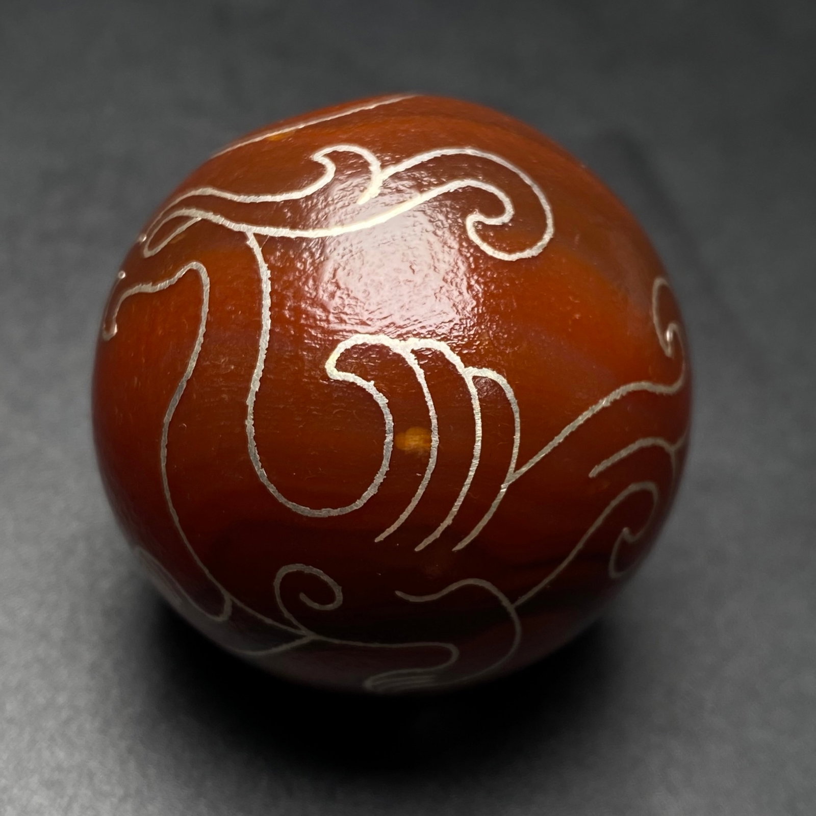 An Exquisite Agate Inlaid Silver Pendant: An Exquisite Agate Inlaid Silver Pendant,Size:1.5in,Weight:71.6g 玛瑙嵌银挂件