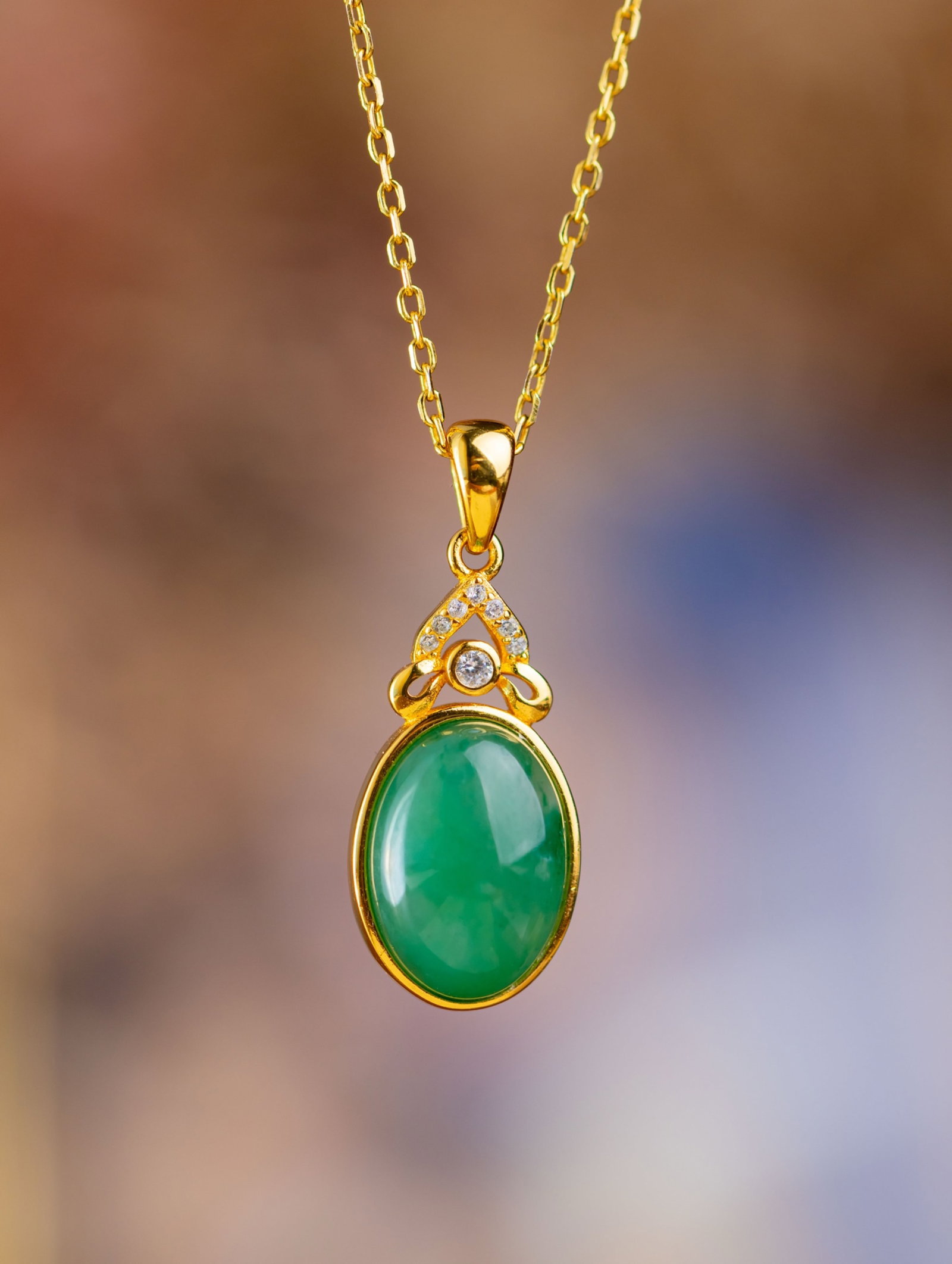 An Exquisite Sterling Silver-Gold Plated Inlaid Jadeite Pendant, Inlaid Diamond: An Exquisite Sterling Silver-Gold Plated Inlaid Jadeite Pendant, Inlaid Diamond 纯银镀金镶翡翠吊坠,嵌钻石