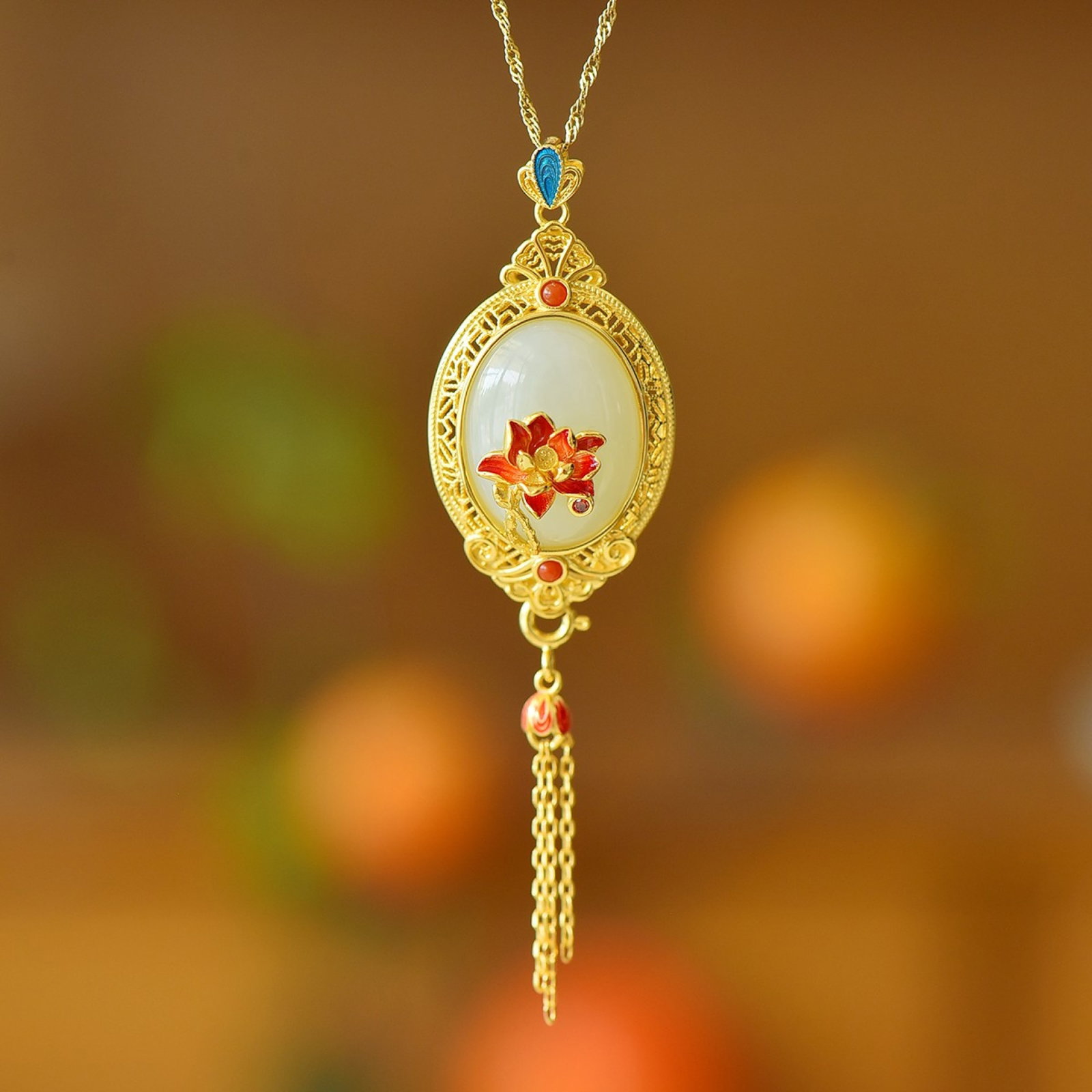 An Exquisite Sterling Silver Inlaid White Jade Flower Pattern Necklace: An Exquisite Sterling Silver Inlaid White Jade Flower Pattern Necklace ??????????