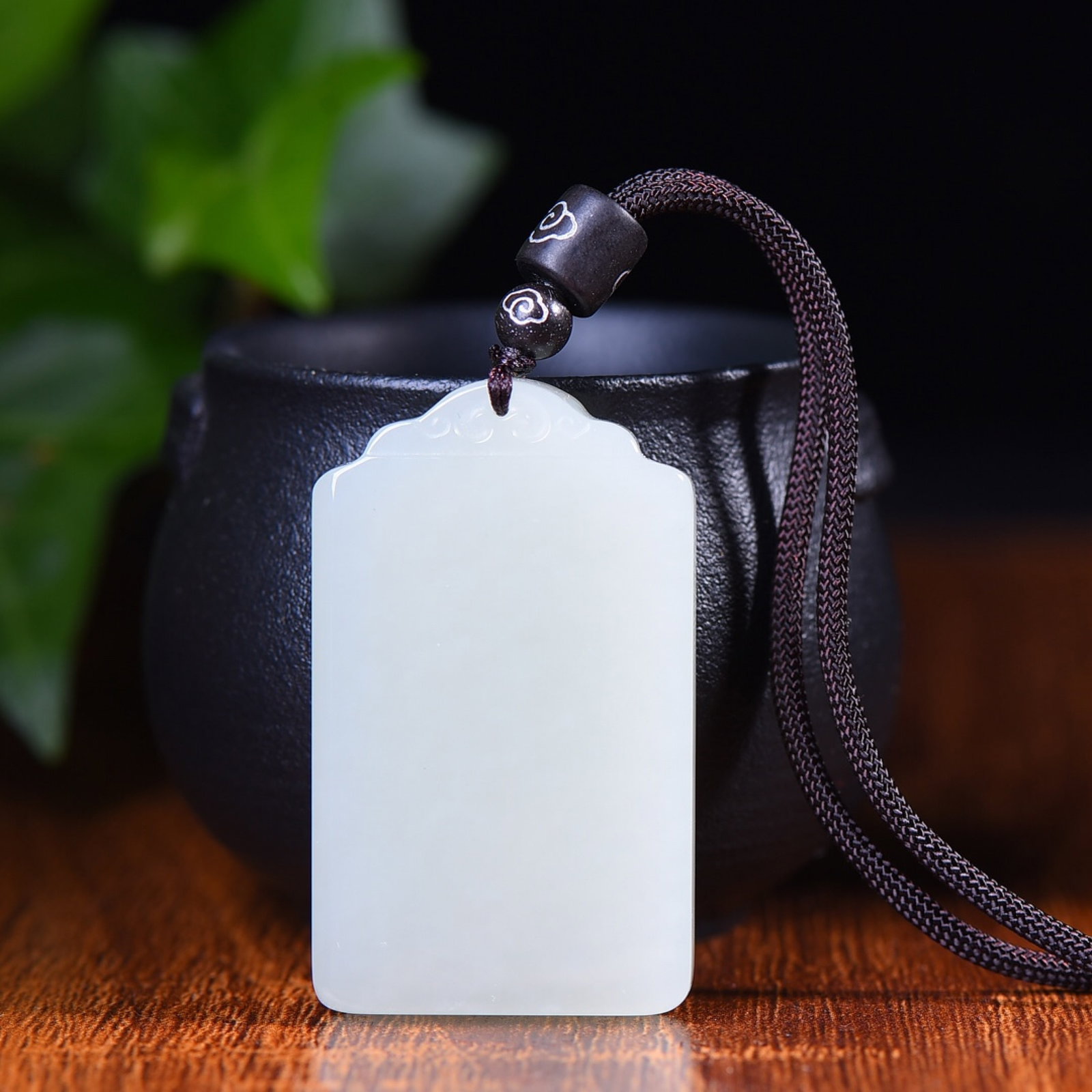 An Exquisite White Jade Pendant: An Exquisite White Jade Pendant,Size:30mmx50mm (寓意)无事牌 寓意吉祥 白玉吊坠