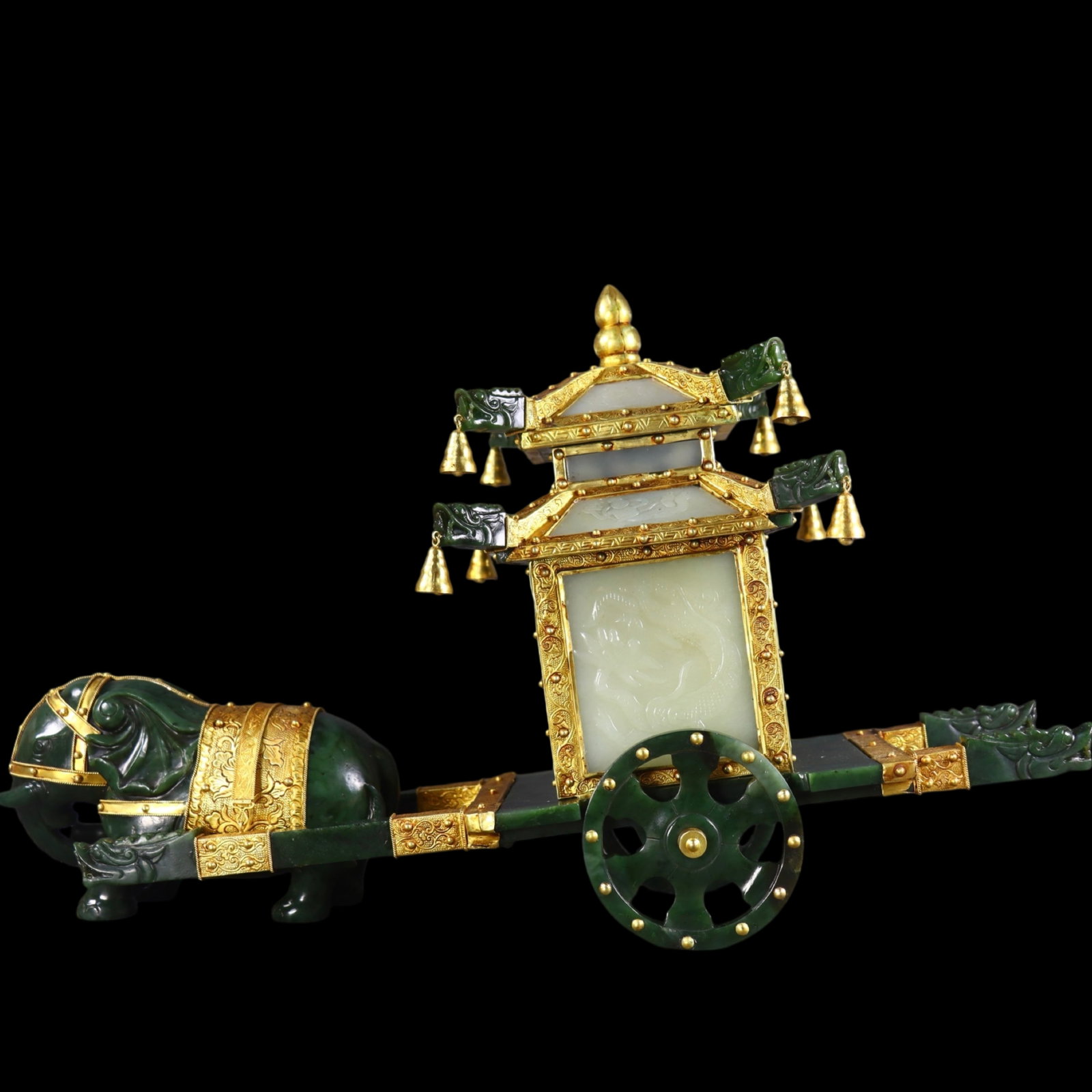 An Exquisite Jasper Inlaid White Jade Gilt Elephant Ornament: An Exquisite Jasper Inlaid White Jade Gilt Elephant Ornament,Qing Dynasty,China,Size:11.4inx18.1inx6.5in,Weight:5620g