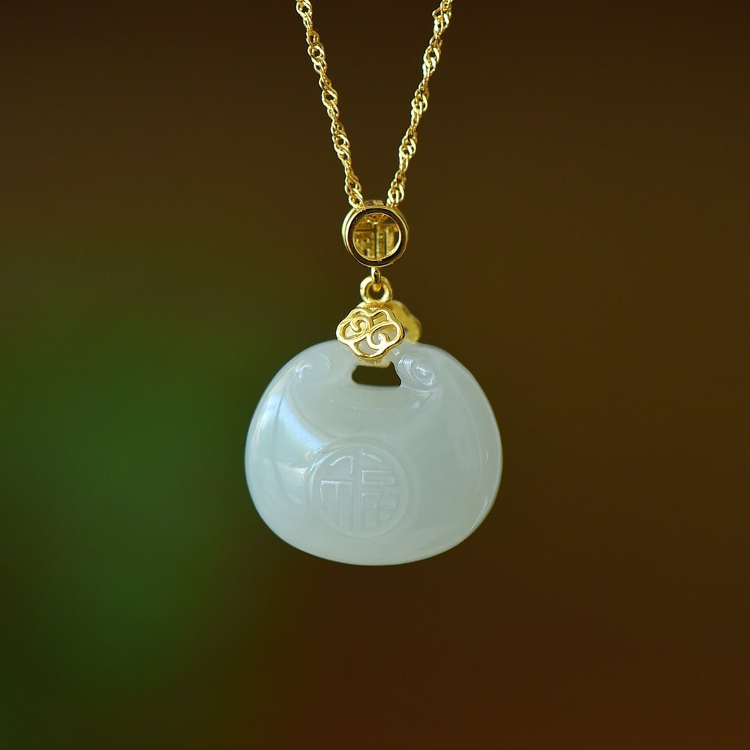 An Exquisite Sterling Silver-Gold Plated Inlaid White Jade Necklace,Inlaid Diamond: An Exquisite Sterling Silver-Gold Plated Inlaid White Jade Necklace,Inlaid Diamond,Size:19mmx21mm 纯银镀金镶白玉项链,嵌钻石