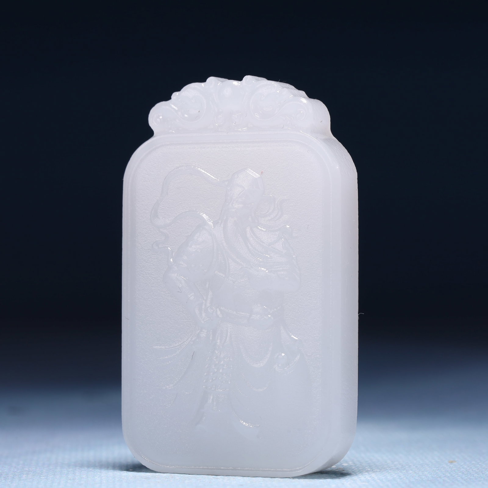 An Exquisite White Jade Figure Pattern Pendant - 2