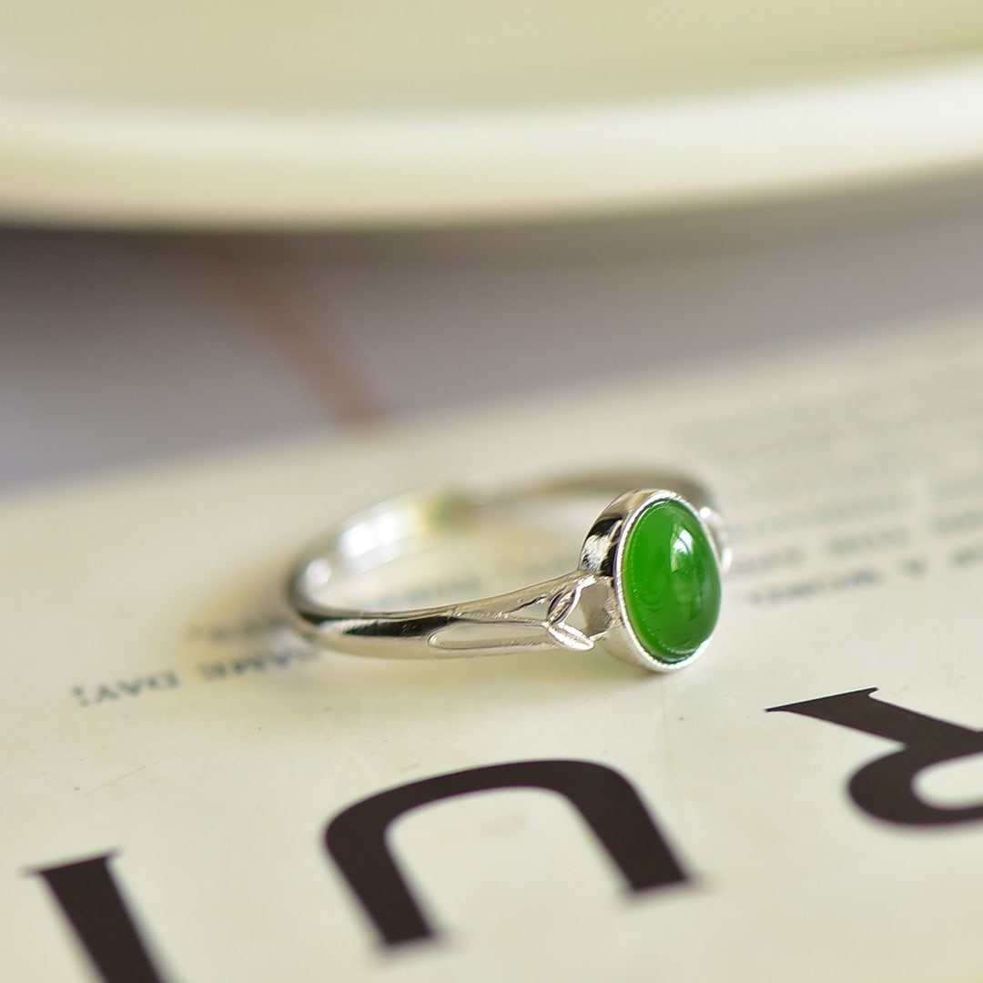 An Exquisite Sterling Silver Inlaid Jasper Ring - 3