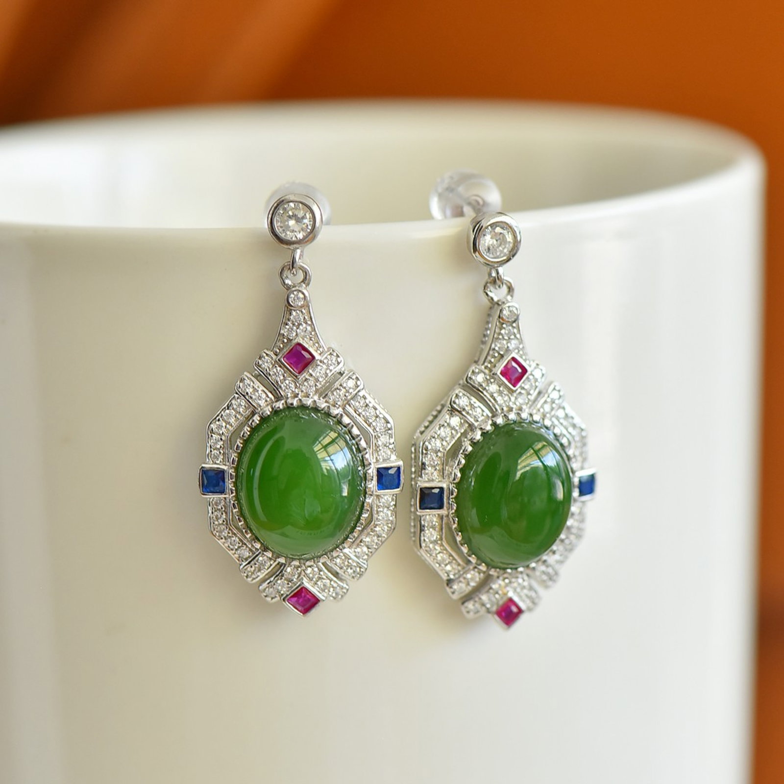 A Pair of Exquisite Sterling Silver Inlaid Jasper Earrings,Inlaid Diamond: A Pair of Exquisite Sterling Silver Inlaid Jasper Earrings,Inlaid Diamond,Size:10mmx12mm 一对纯银镶碧玉耳环,嵌钻石