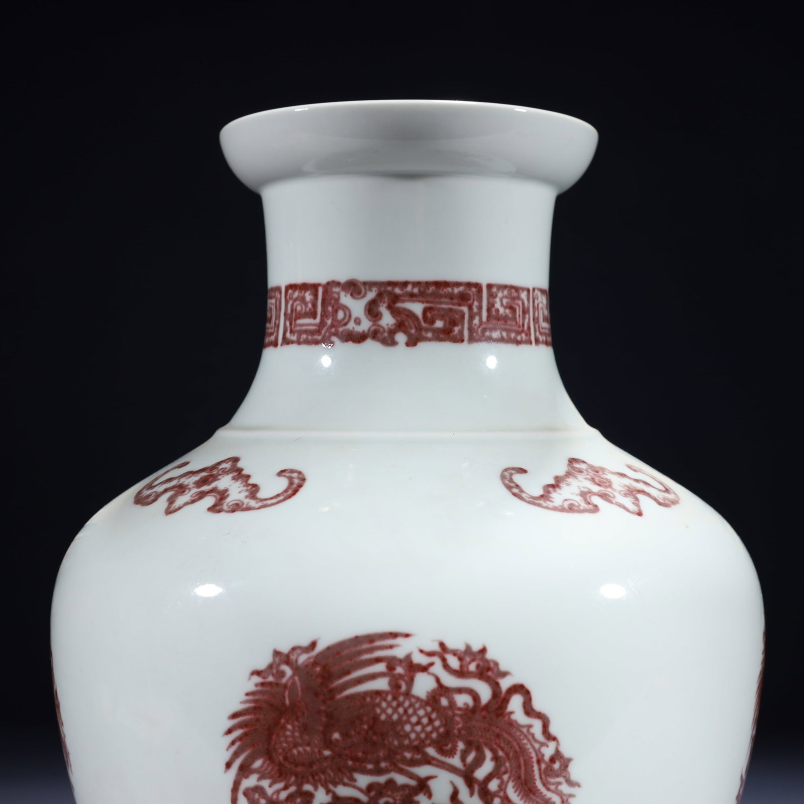 An Exquisite Underglaze-Red Phoenix Pattern Vase - 2