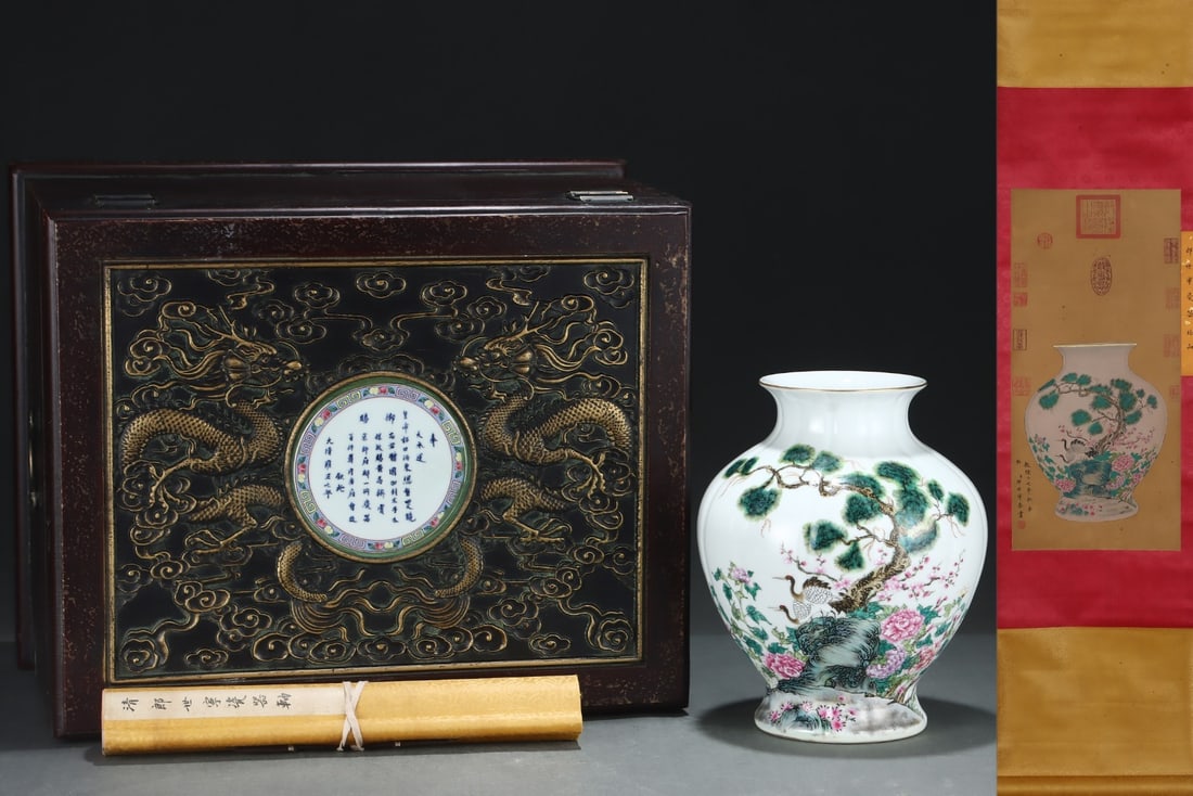 An Exquisite Famille rose vase decorated with birds, flowers and poetry inscriptions, gilt: An Exquisite Famille rose vase decorated with birds, flowers and poetry inscriptions, gilt decoration, with a silk painting hanging scroll,Qing Dynasty, China, Yongzheng Six-character Mark,Size:10.7in
