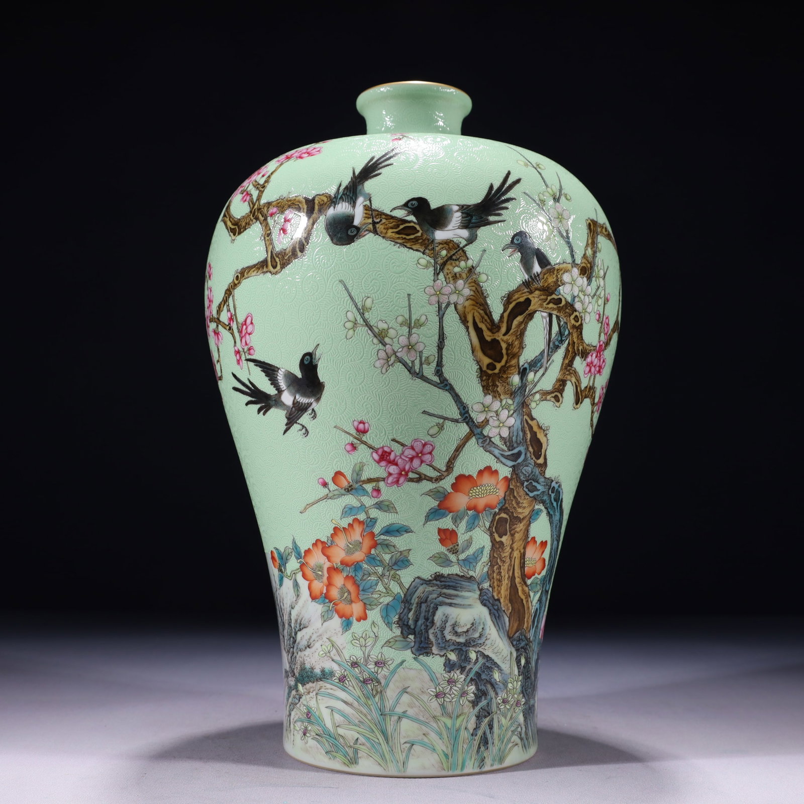 An Exquisite Green Ground Famille-Rose Painted Gold Flower and Bird Pattern Vase,with poem: An Exquisite Green Ground Famille-Rose Painted Gold Flower and Bird Pattern Vase,with poem 绿地粉彩描金花鸟纹瓶,带诗文,