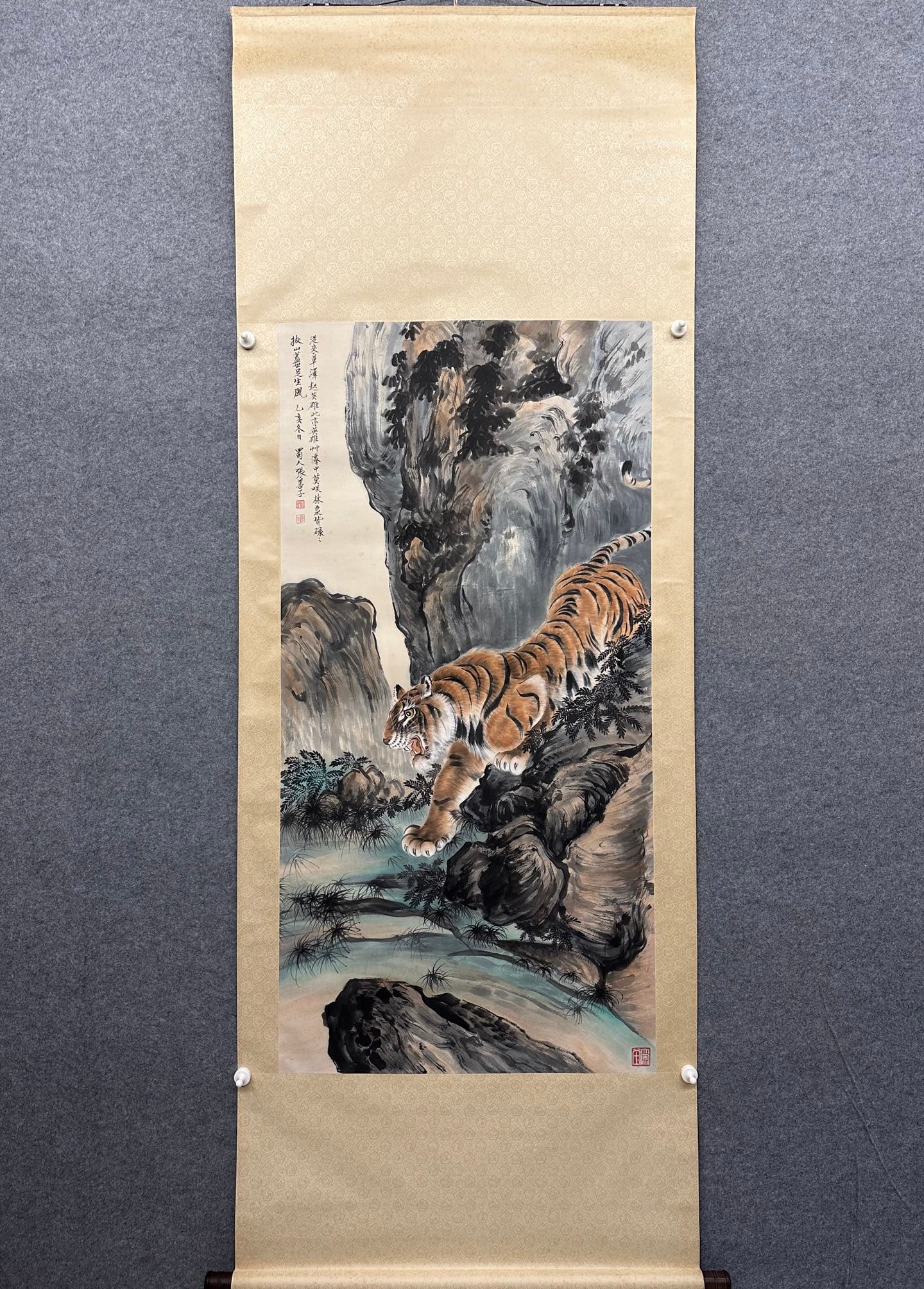 A Chinese Vertical Scroll Ink Painting of Tiger on Paper: A Chinese Vertical Scroll Ink Painting of Tiger on Paper,Zhang Shanzi,Size:53.9inx26.8in 一幅中国水墨老虎画立轴,张善ढ