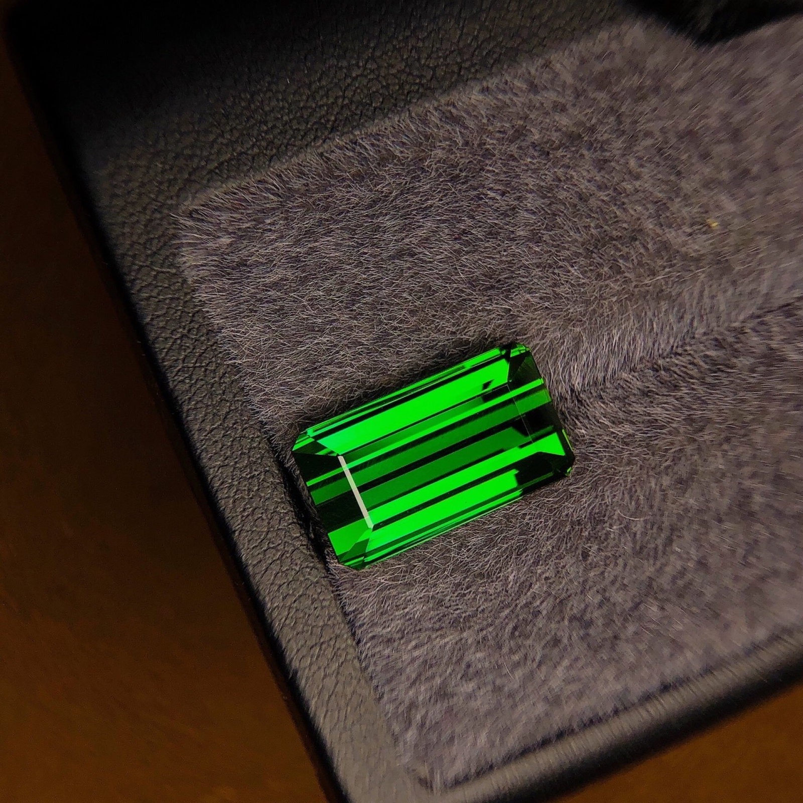 10.47Ctw Natural Tourmaline Loose: 10.47Ctw Natural Tourmaline Loose,Size:15.7mmx9.2mmx7.3mm 10.47Ctw天然碧玺裸石