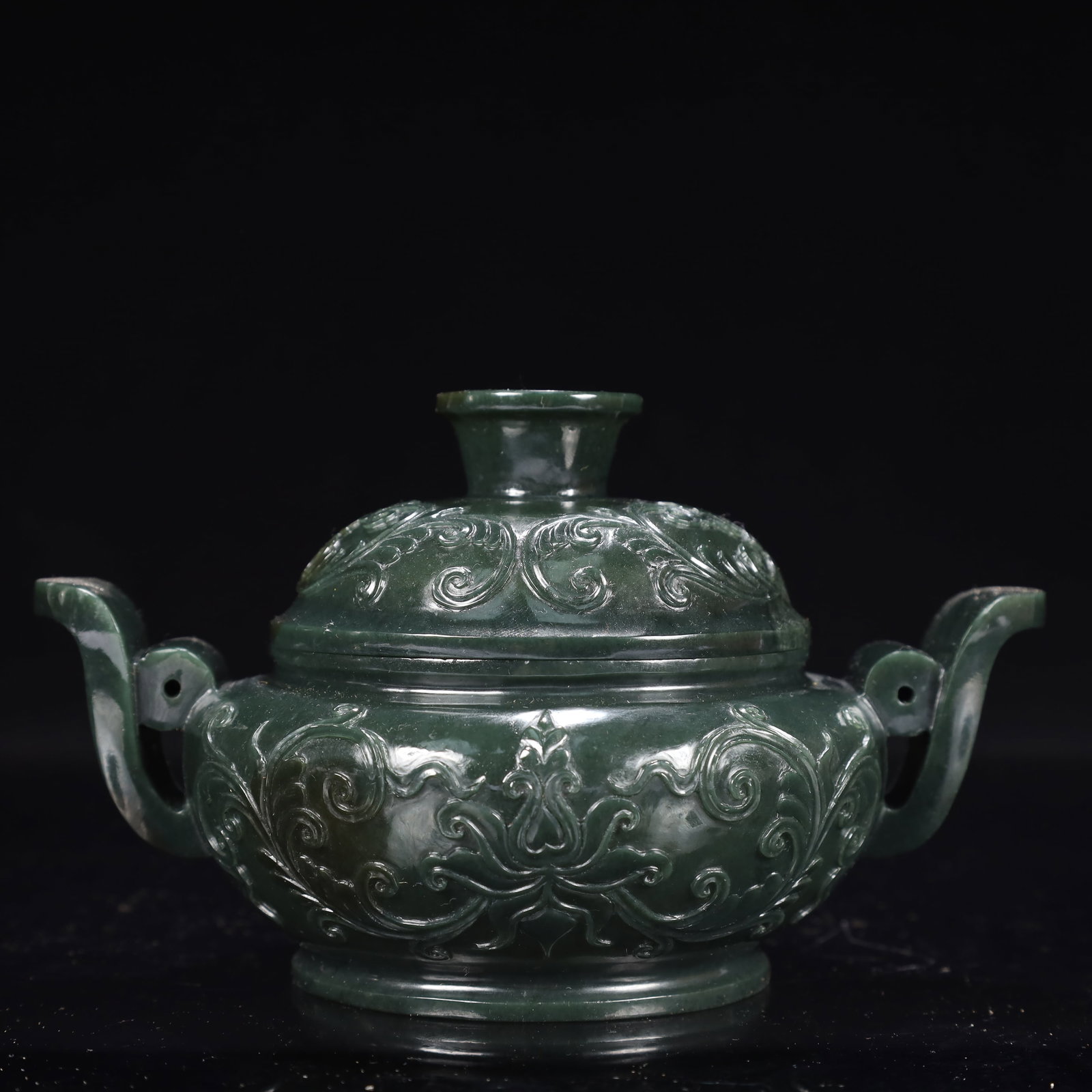An Exquisite Jasper Flower Pattern Double-Ears Censer: An Exquisite Jasper Flower Pattern Double-Ears Censer,Qing Dynasty, China,Size:6.9inx4.7inx3.9in,Weight:500g